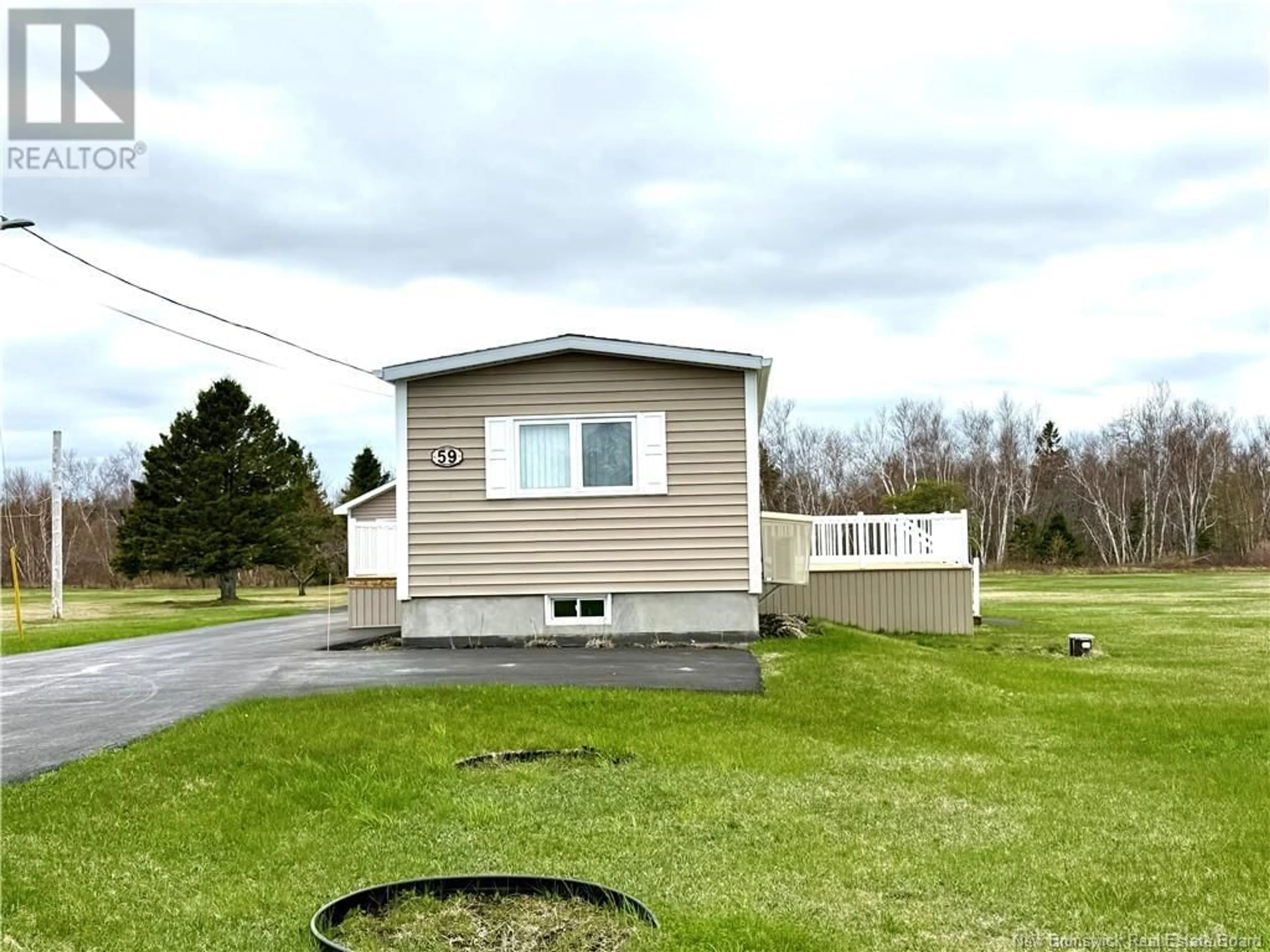 Home with vinyl exterior material, unknown for 59 RUE RAYMOND MARIE, Pointe-Brûlée New Brunswick E8S2W8