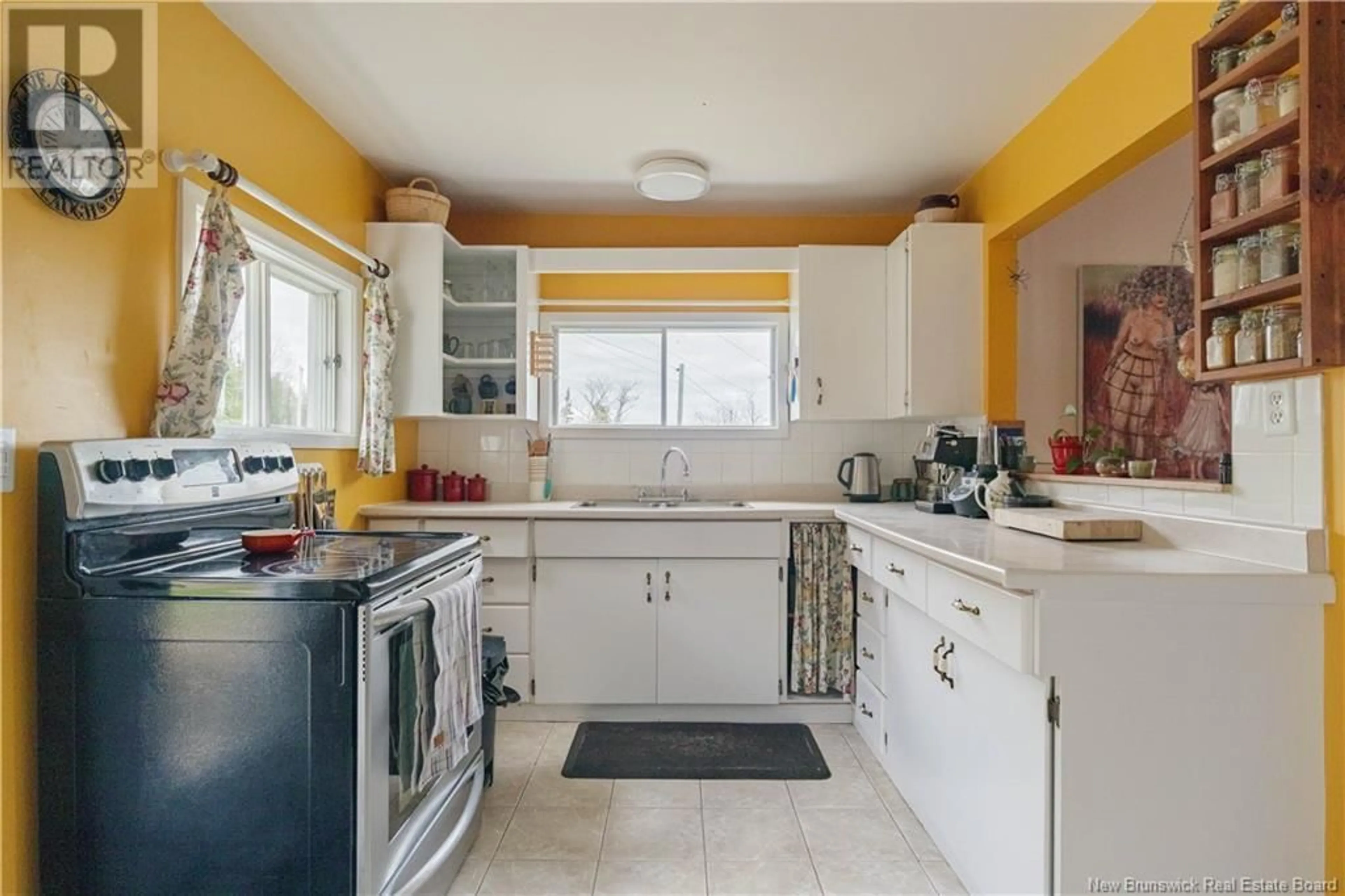 Standard kitchen, ceramic/tile floor for 198 ROUTE 107, Nashwaak Bridge New Brunswick E6C2G5