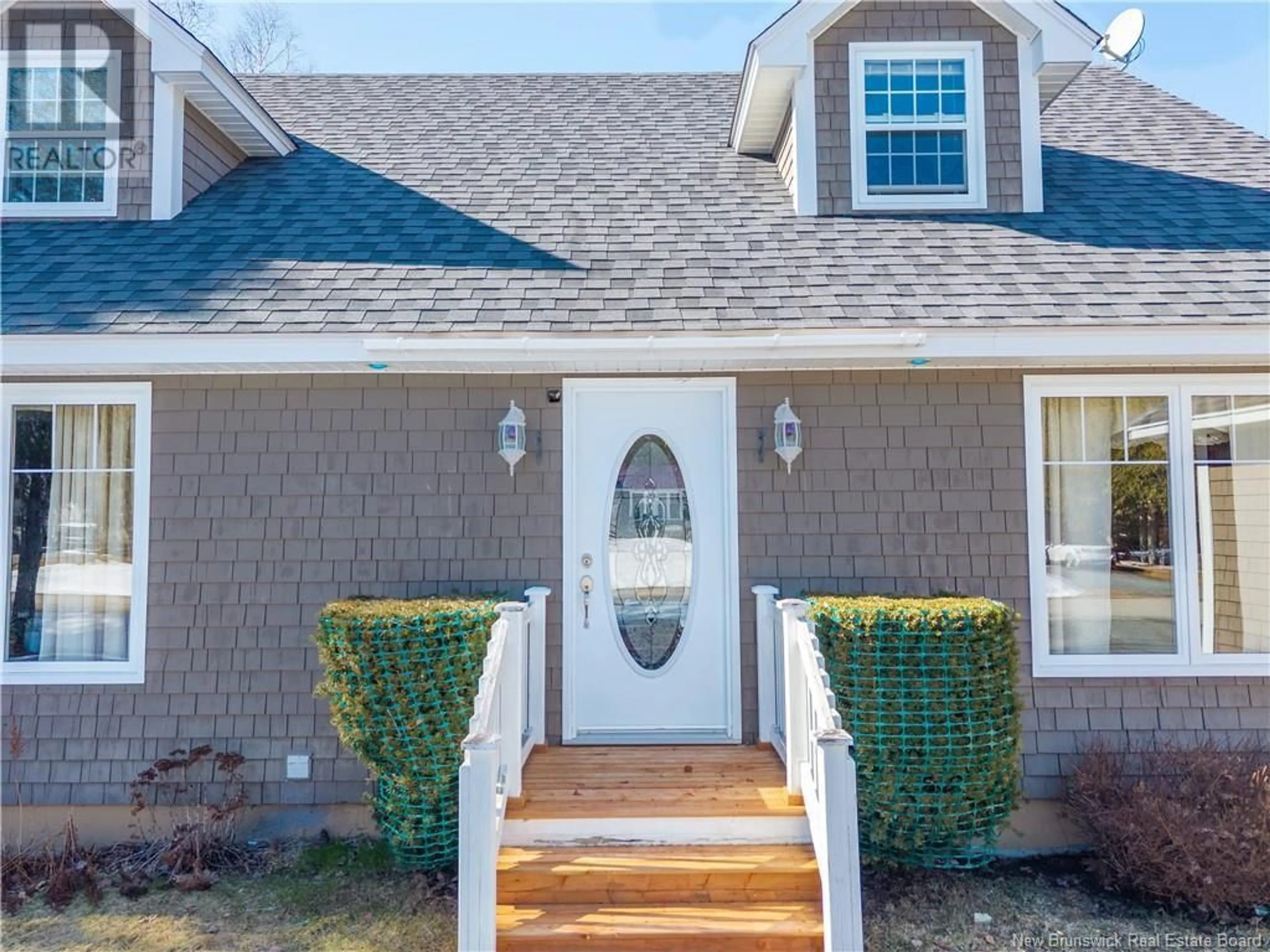 Home with vinyl exterior material, street for 195 GERALYN DRIVE, Miramichi New Brunswick E1N3T6