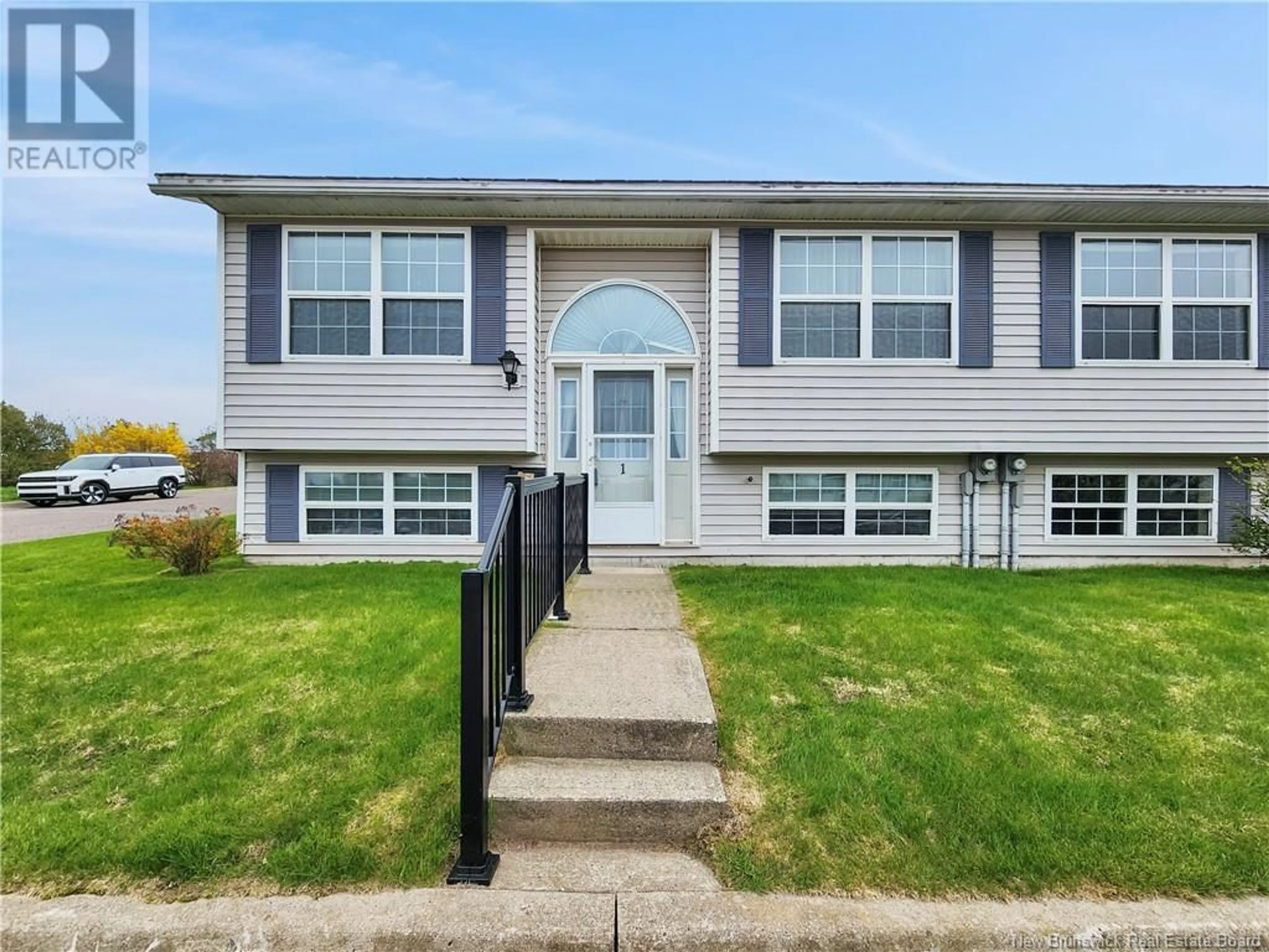 Home with vinyl exterior material, street for 1 LONGVIEW COURT, Saint John New Brunswick E2J4N2
