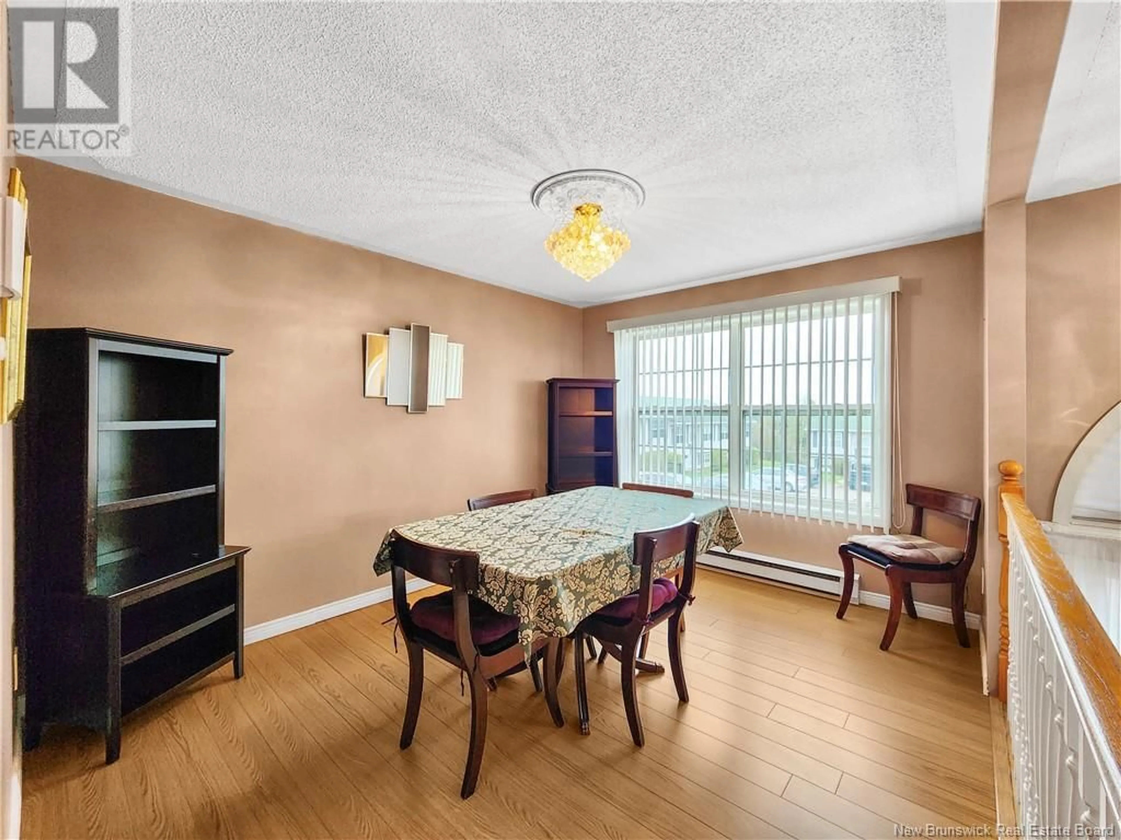 Dining room, wood/laminate floor for 1 LONGVIEW COURT, Saint John New Brunswick E2J4N2