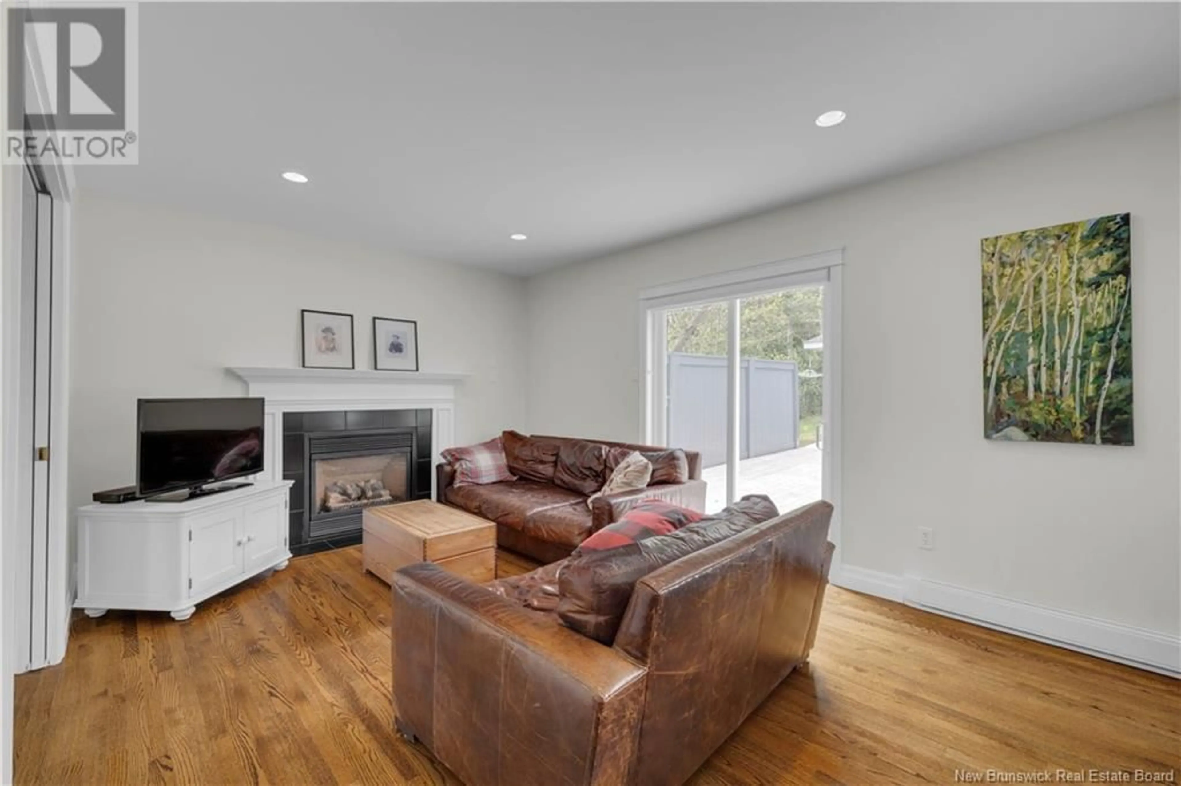 Living room with furniture, unknown for 91 QUEENSBURY DRIVE, Quispamsis New Brunswick E2E5Y7