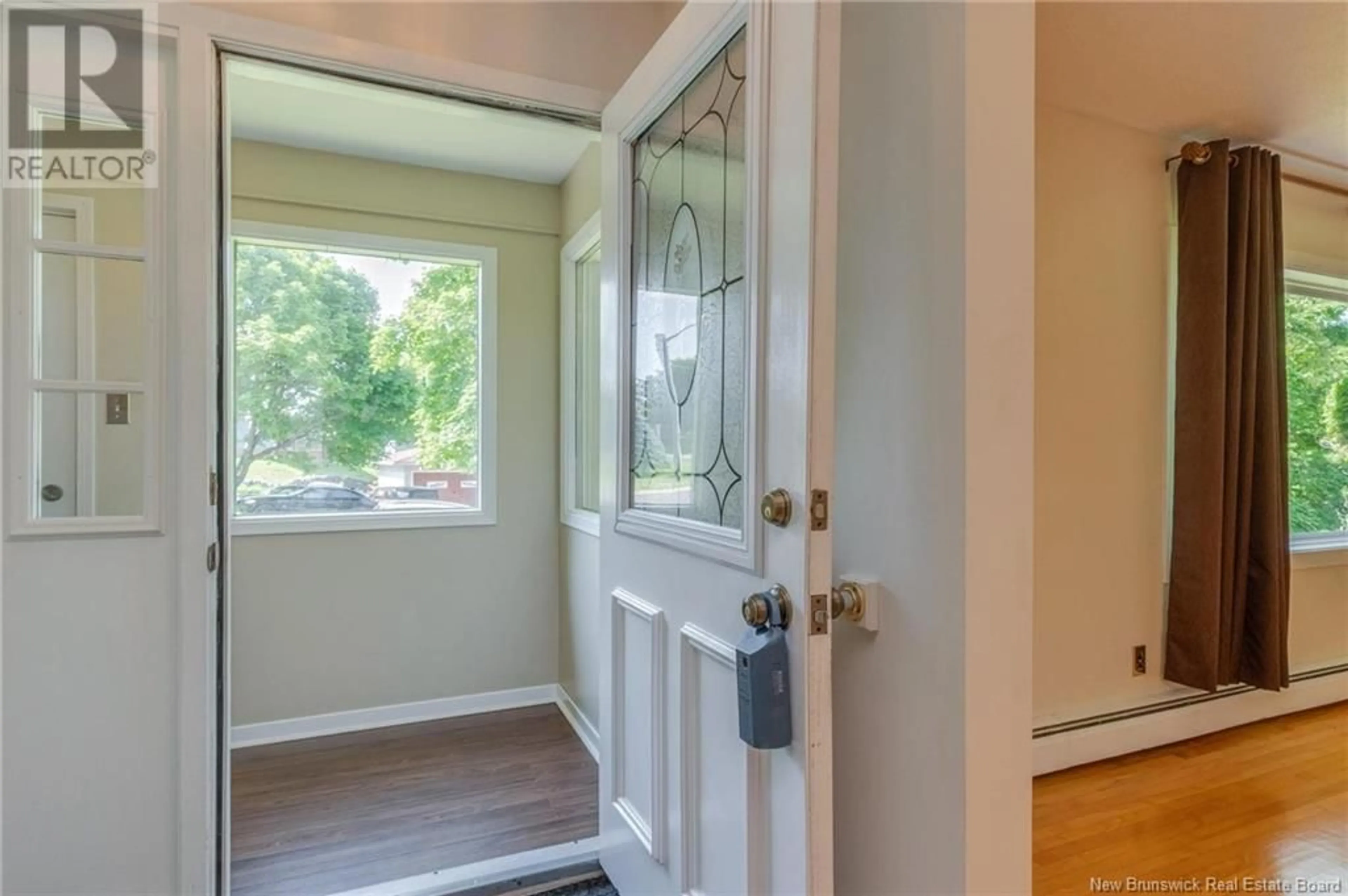 Indoor entryway for 53 MORLEY CRESCENT, Saint John New Brunswick E2J2X5
