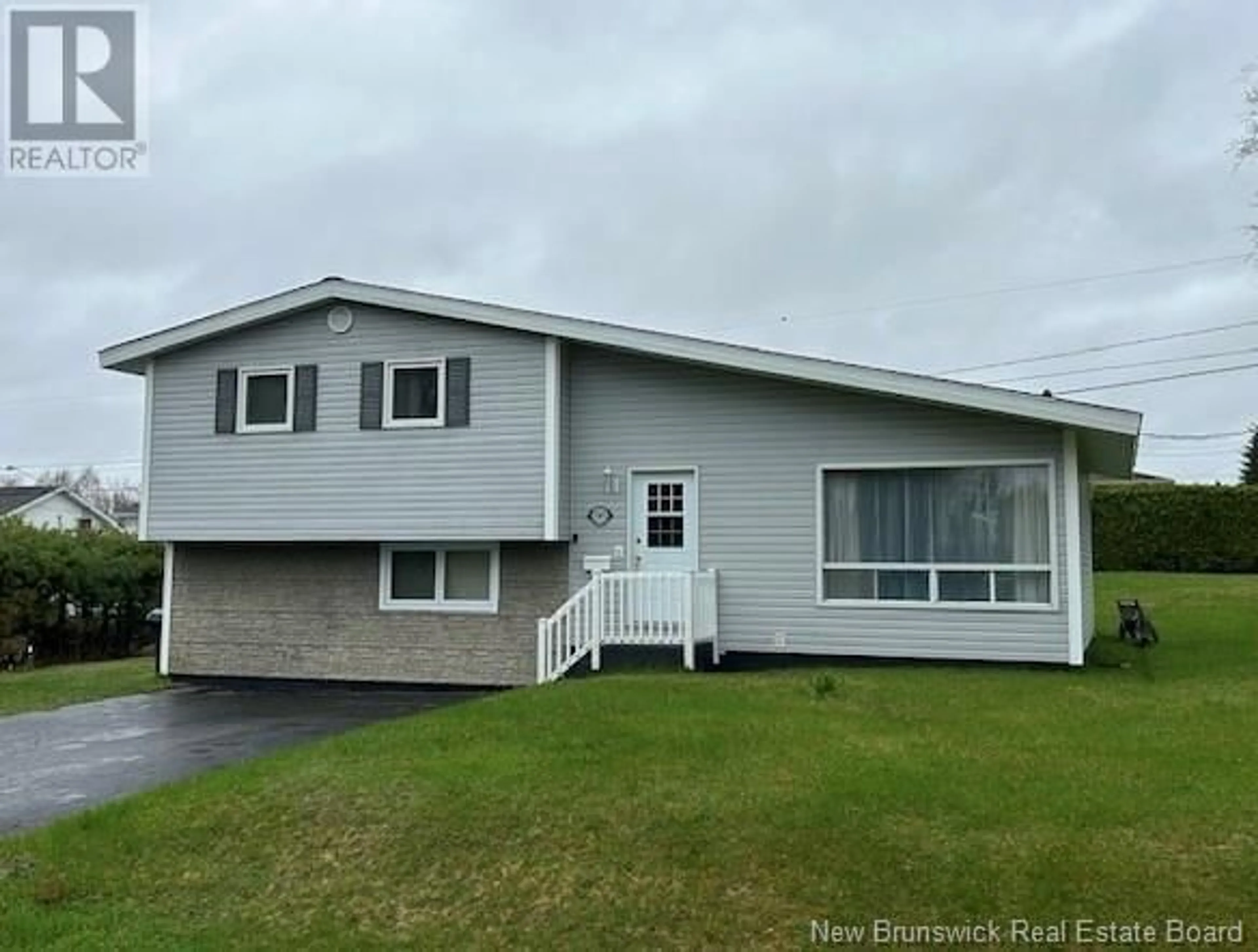 Home with vinyl exterior material, unknown for 1145 ULRIC DRIVE, Bathurst New Brunswick E2A3X9
