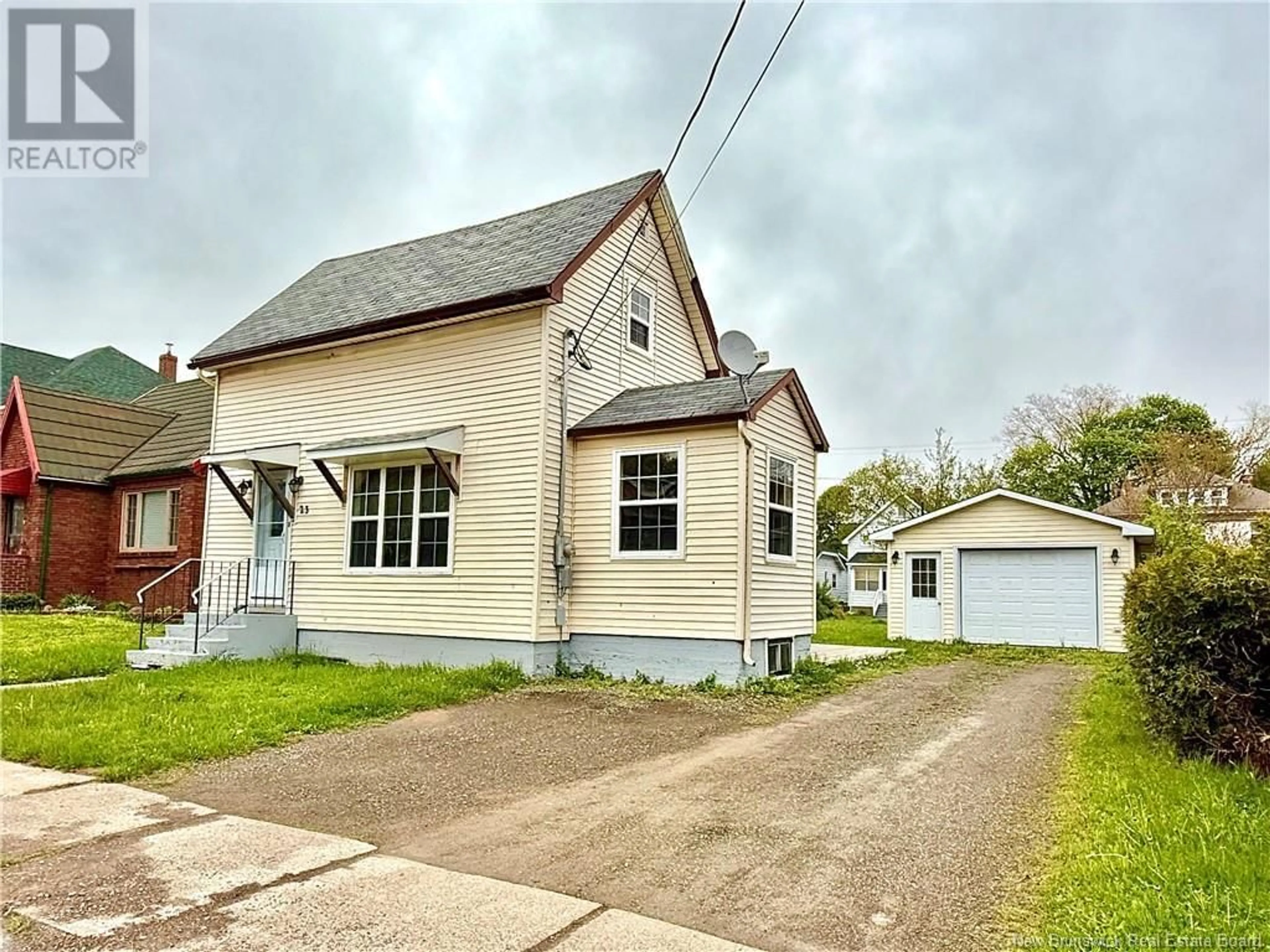 Home with vinyl exterior material, street for 23 NORTH STREET, Moncton New Brunswick E1C5X7