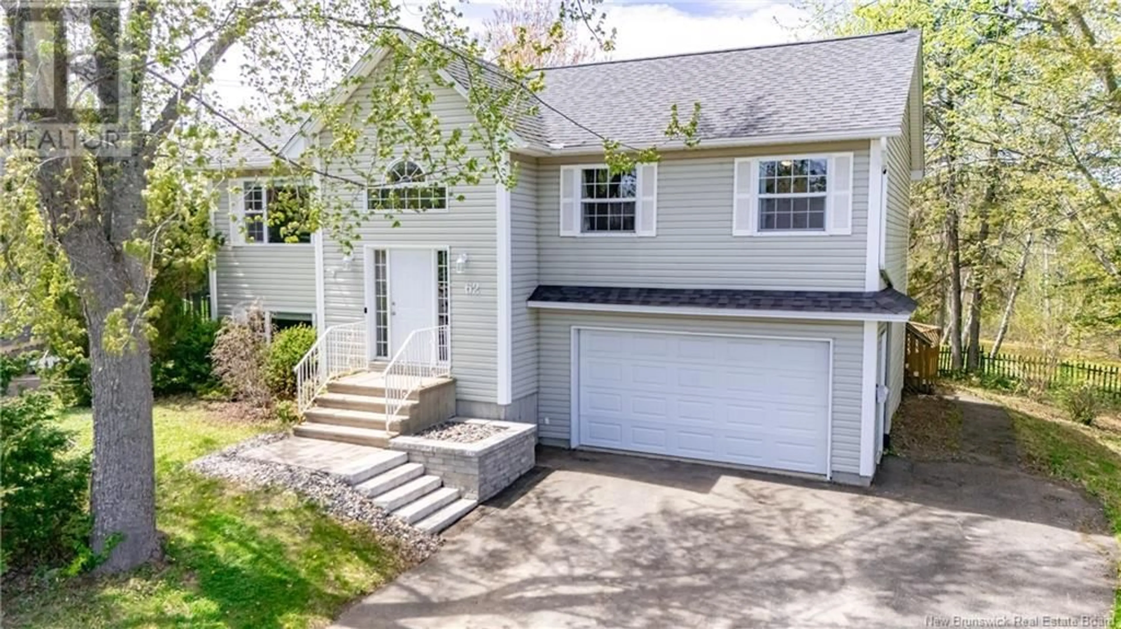 Home with vinyl exterior material, street for 62 LANSDOWN AVENUE, Oromocto New Brunswick E2V4P3