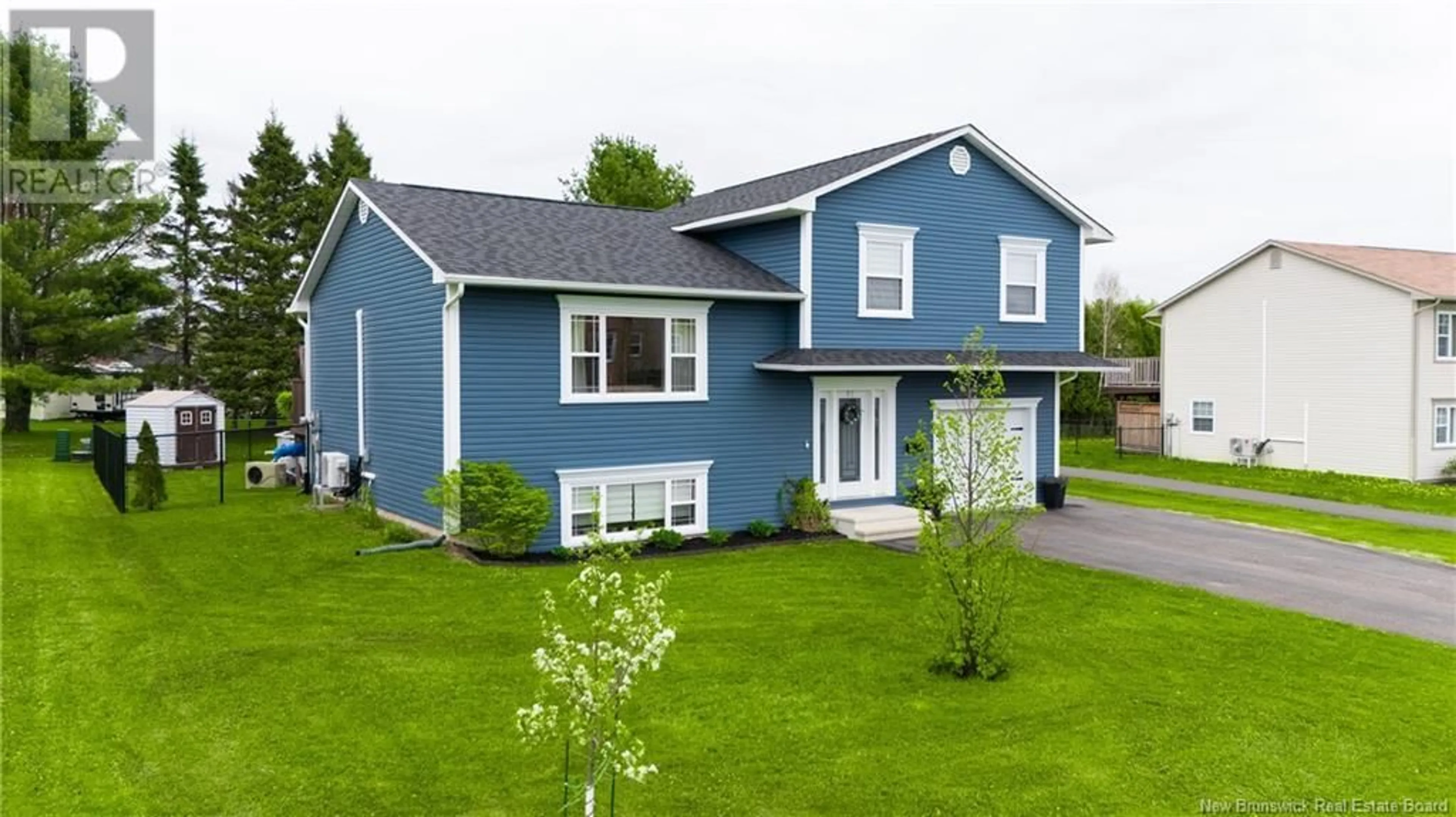 Home with vinyl exterior material, street for 27 BURNETT STREET, Oromocto New Brunswick E2V0J6
