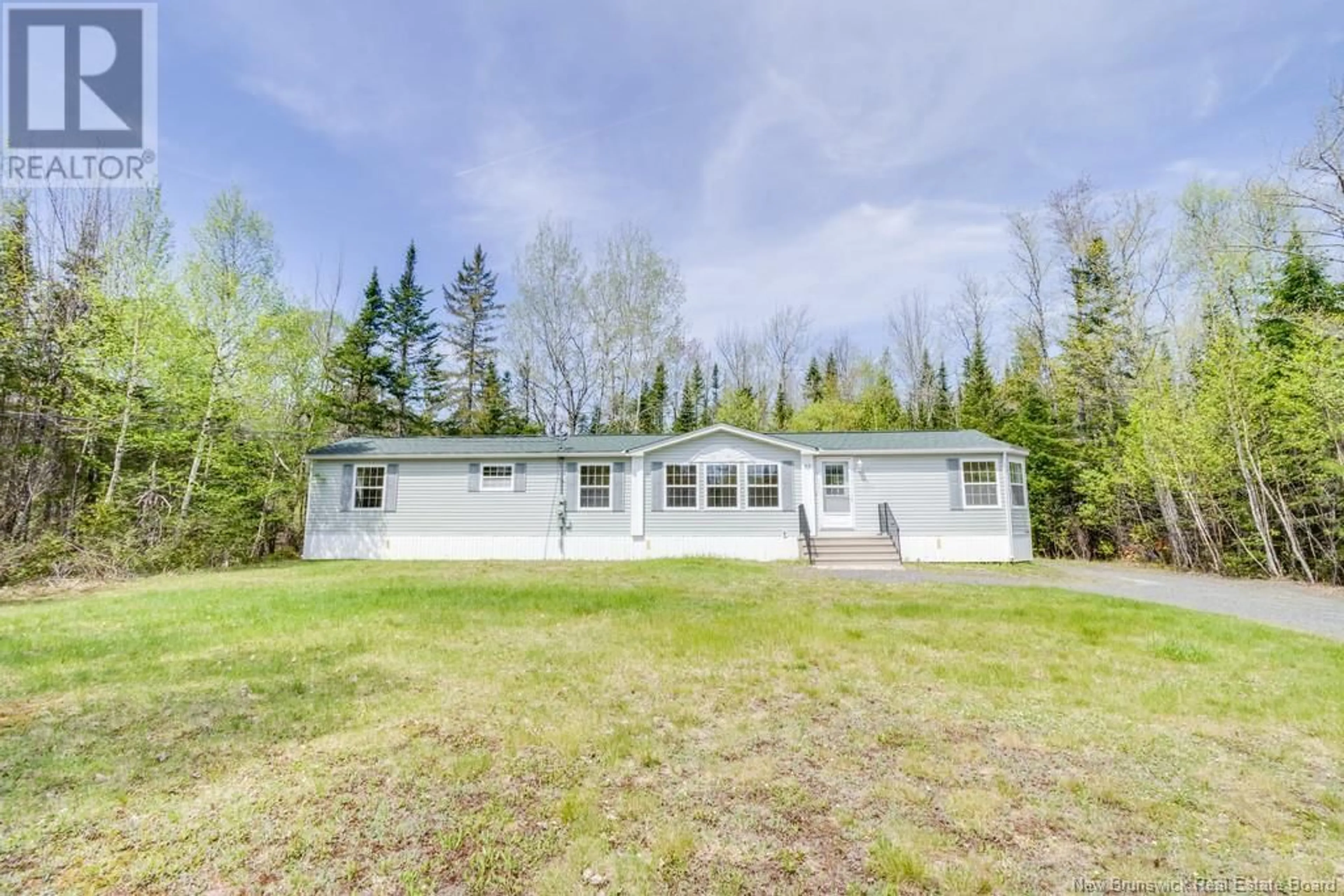 A pic from outside/outdoor area/front of a property/back of a property/a pic from drone, unknown for 17 JACKIE STREET, Lincoln New Brunswick E3B7J1