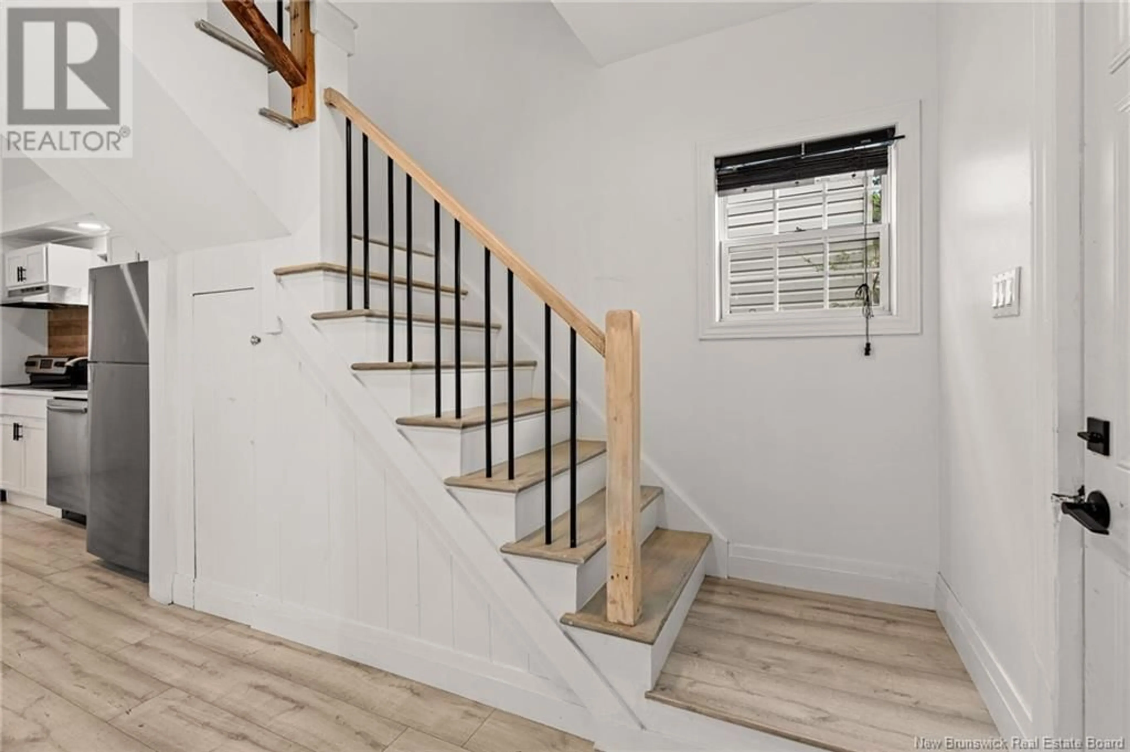 Stairs for 99 PINE STREET, Moncton New Brunswick E1C5Z9