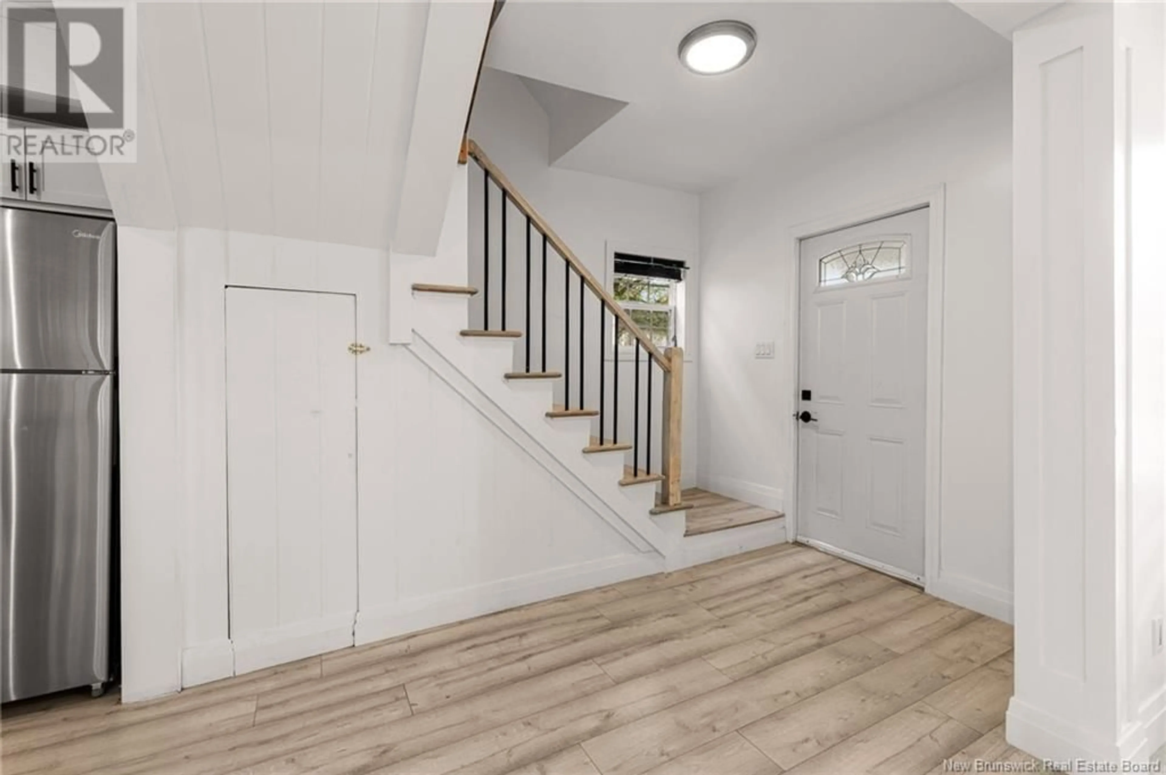 Indoor entryway for 99 PINE STREET, Moncton New Brunswick E1C5Z9