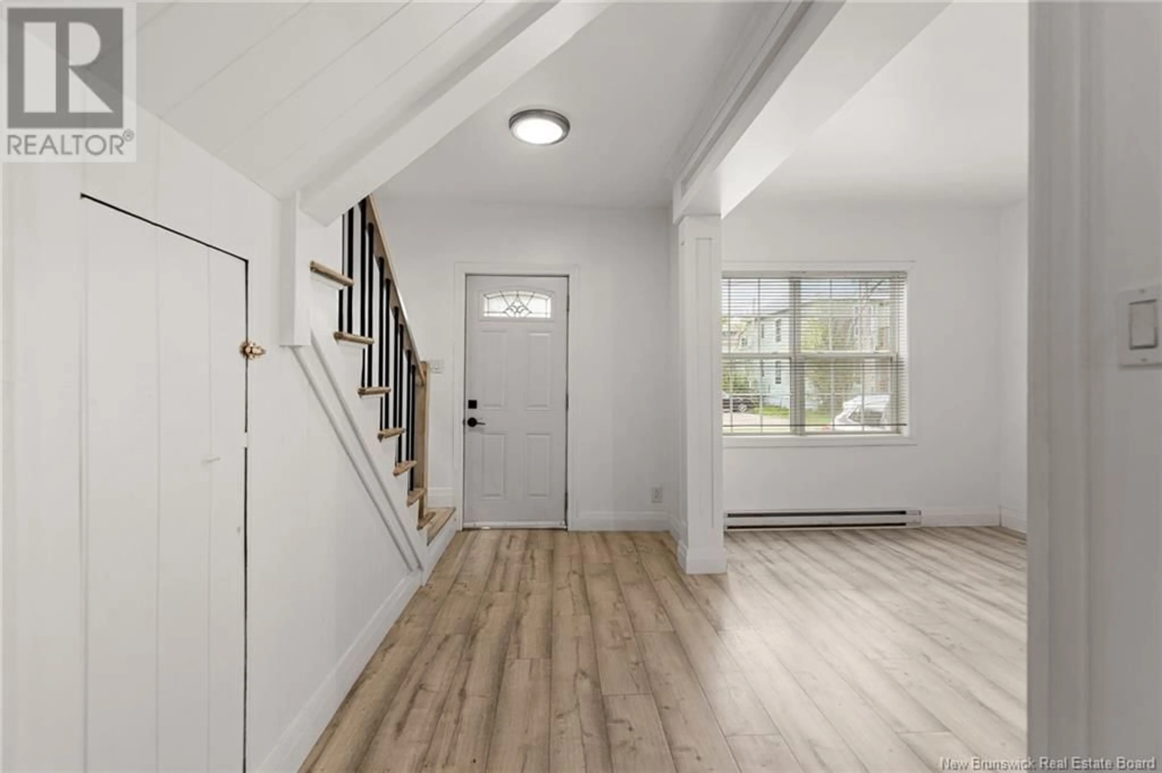 Indoor entryway for 99 PINE STREET, Moncton New Brunswick E1C5Z9