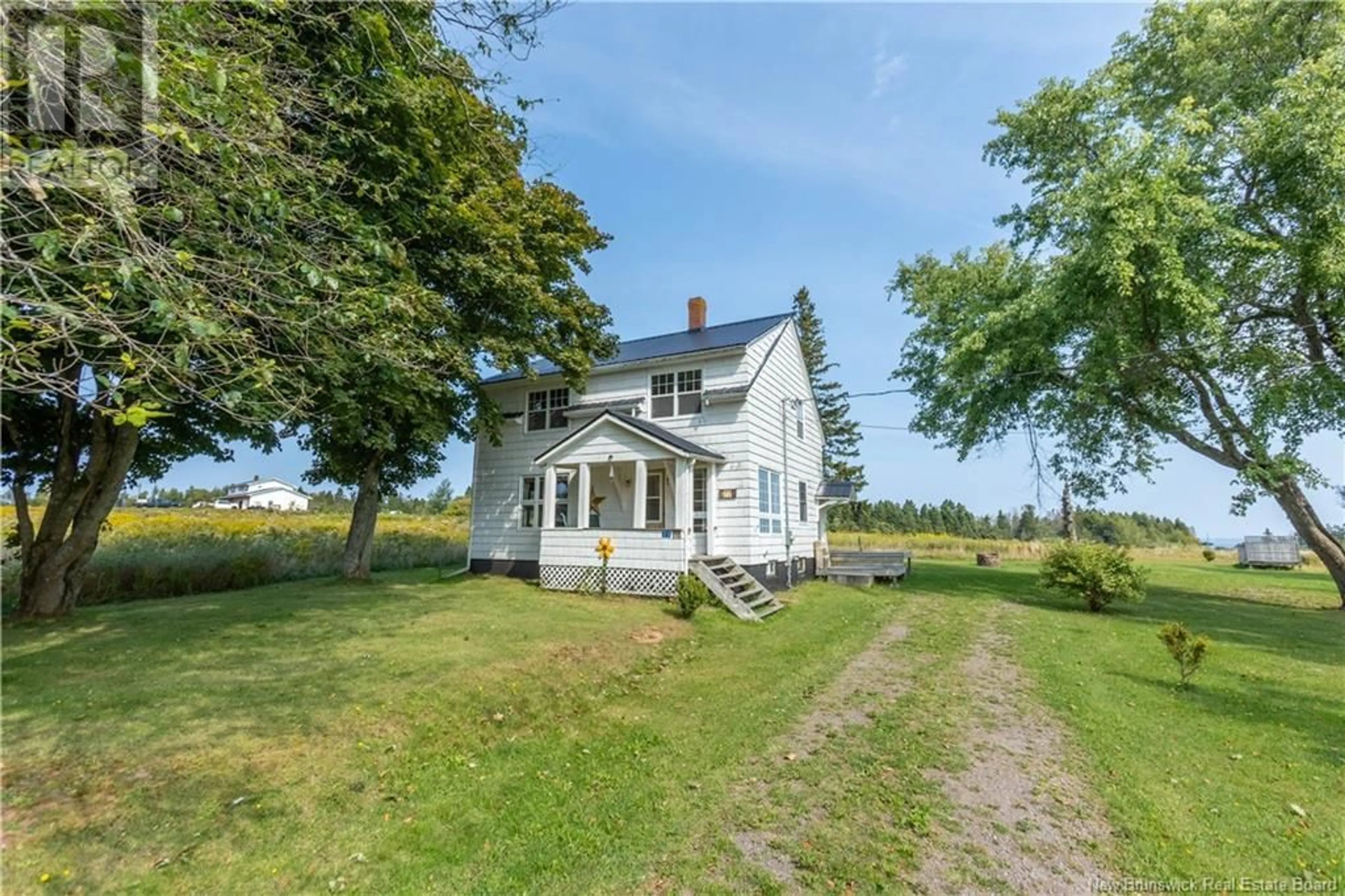A pic from outside/outdoor area/front of a property/back of a property/a pic from drone, building for 77 ROUTE 955, Cape Tormentine New Brunswick E4M2A5