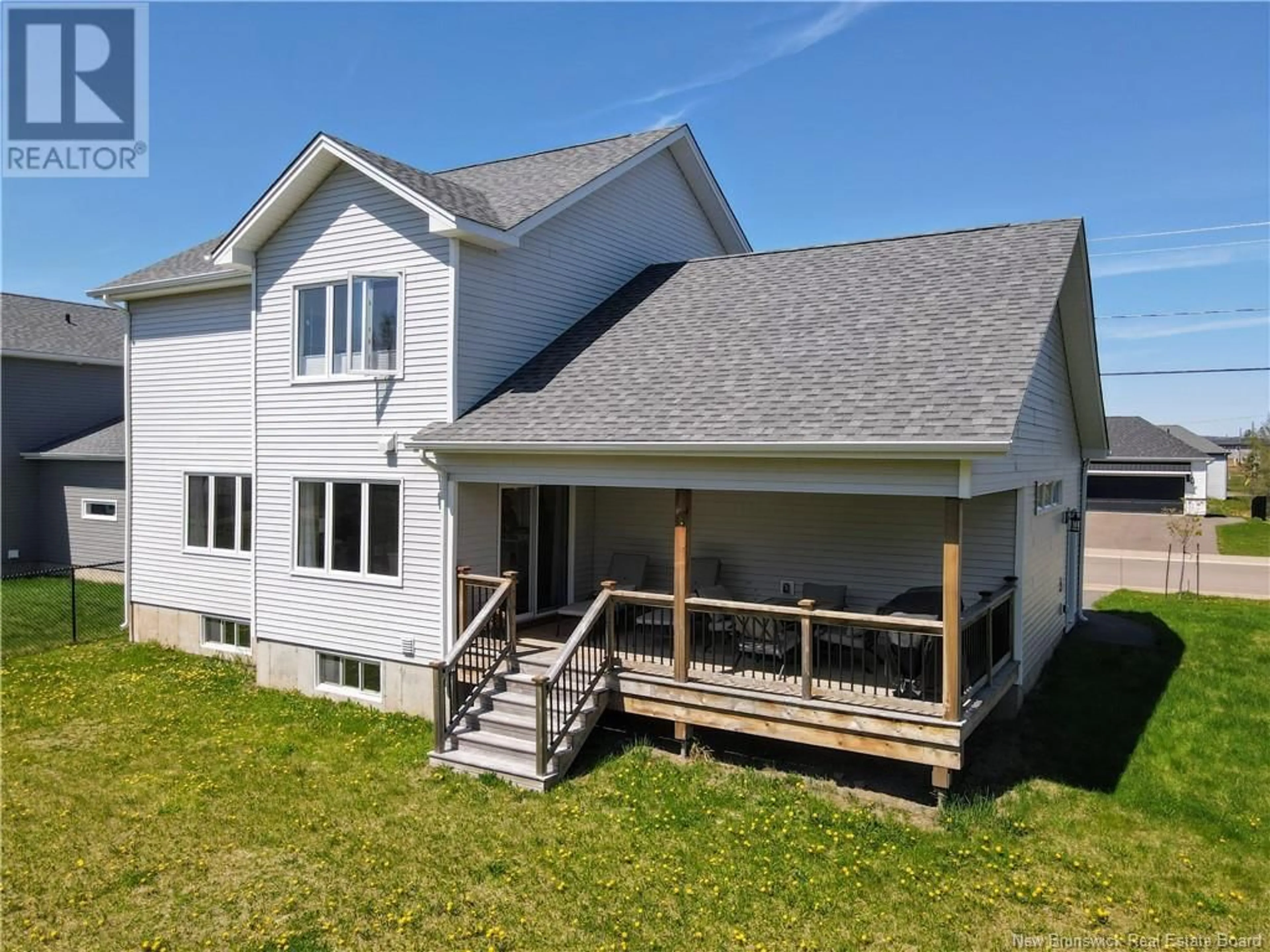 Home with vinyl exterior material, building for 420 MAPLEHURST DRIVE, Moncton New Brunswick E1G6C9