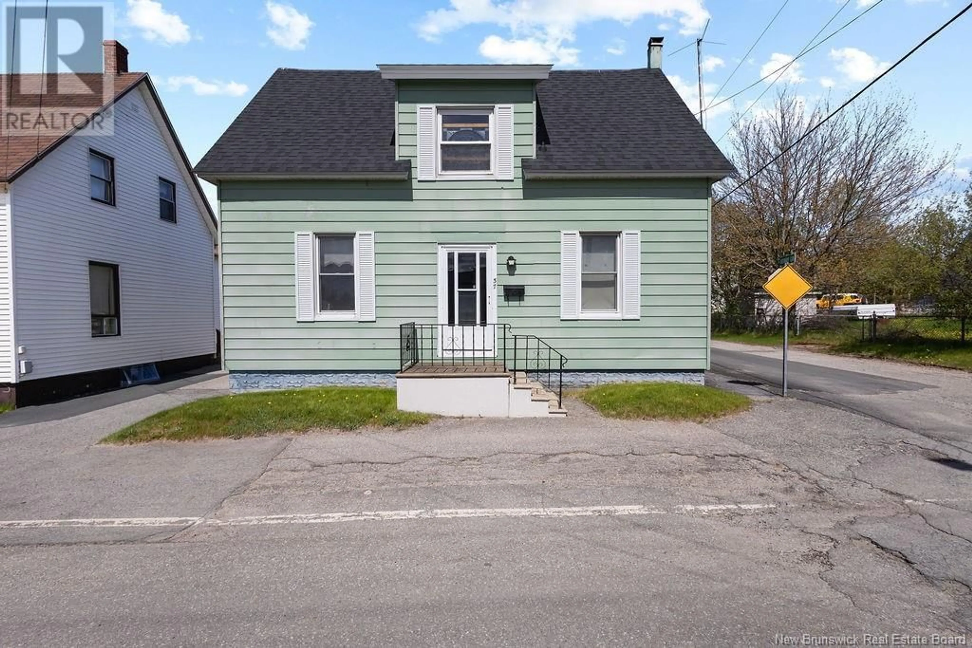 Home with vinyl exterior material, street for 37 ST. ANDREWS STREET, Miramichi New Brunswick E1N2C5