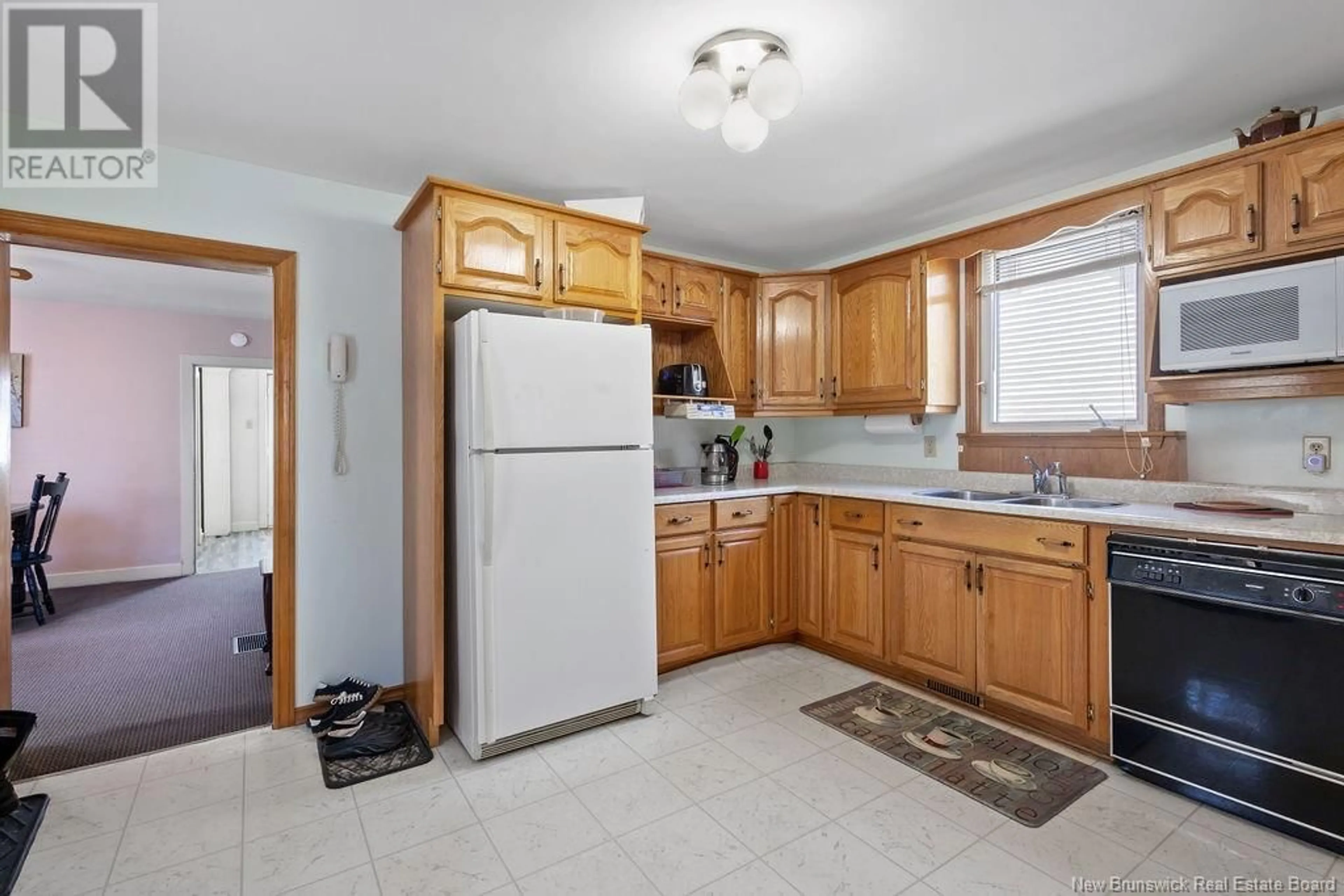 Standard kitchen, ceramic/tile floor for 37 ST. ANDREWS STREET, Miramichi New Brunswick E1N2C5