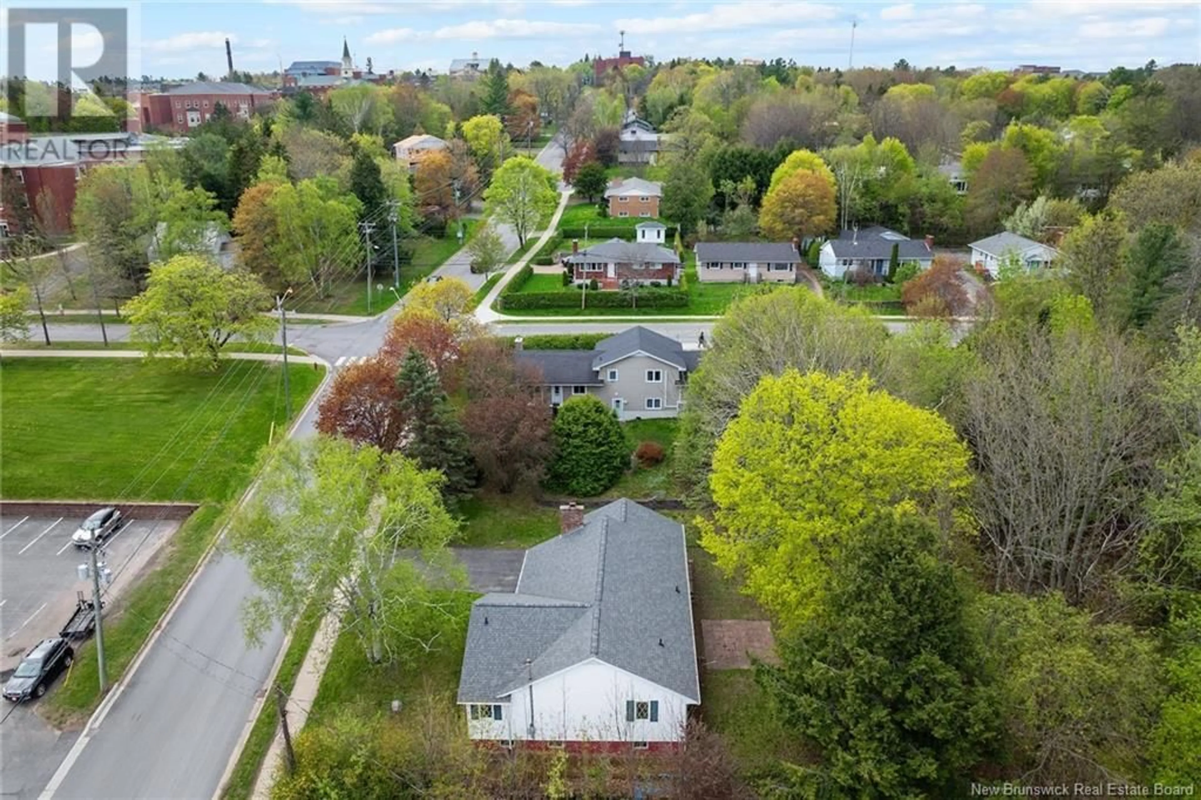 A pic from outside/outdoor area/front of a property/back of a property/a pic from drone, street for 727 WINDSOR STREET, Fredericton New Brunswick E3B4G3