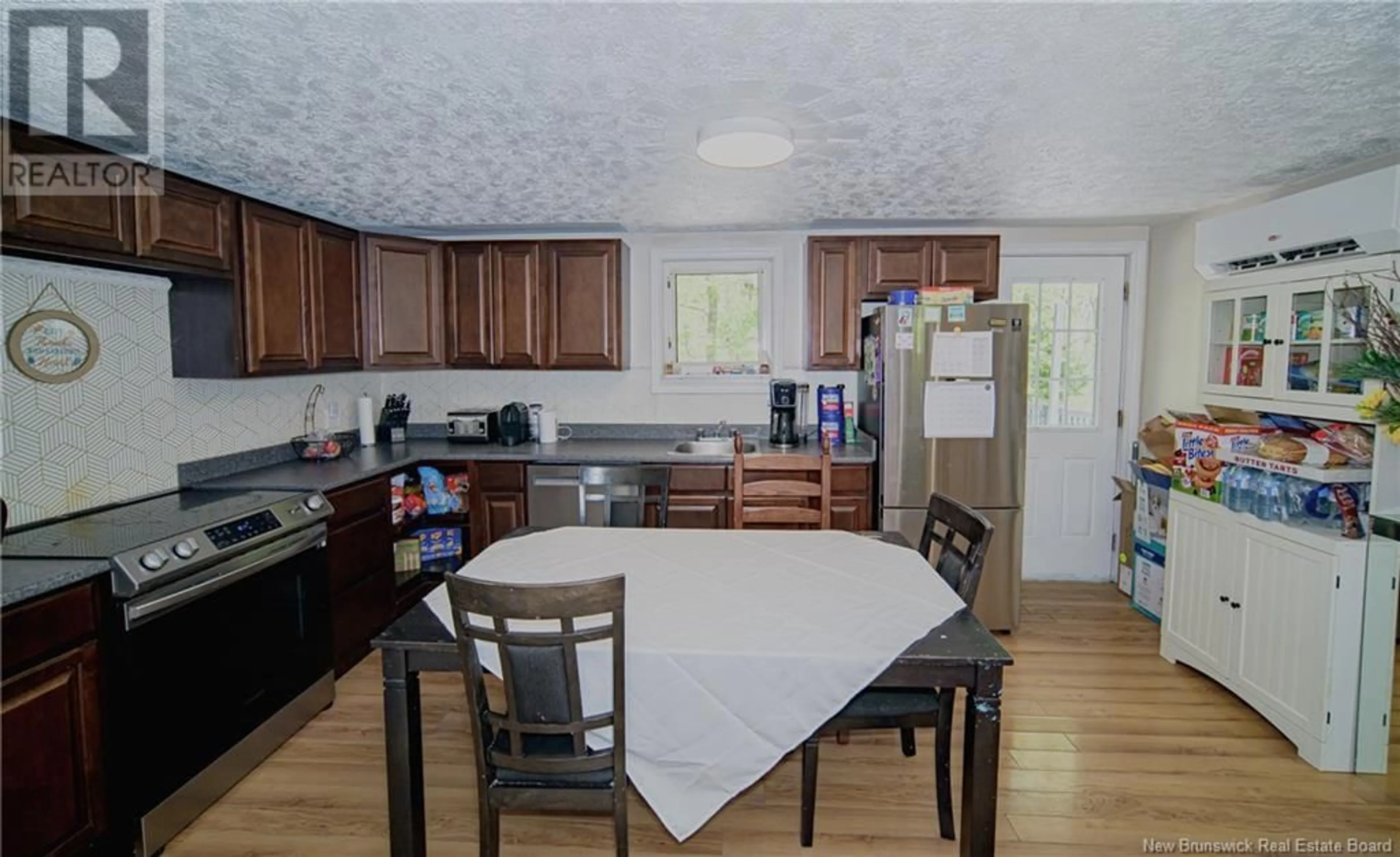 Standard kitchen, unknown for 95 MCMINNIMAN COURT, Fredericton New Brunswick E3A8S5