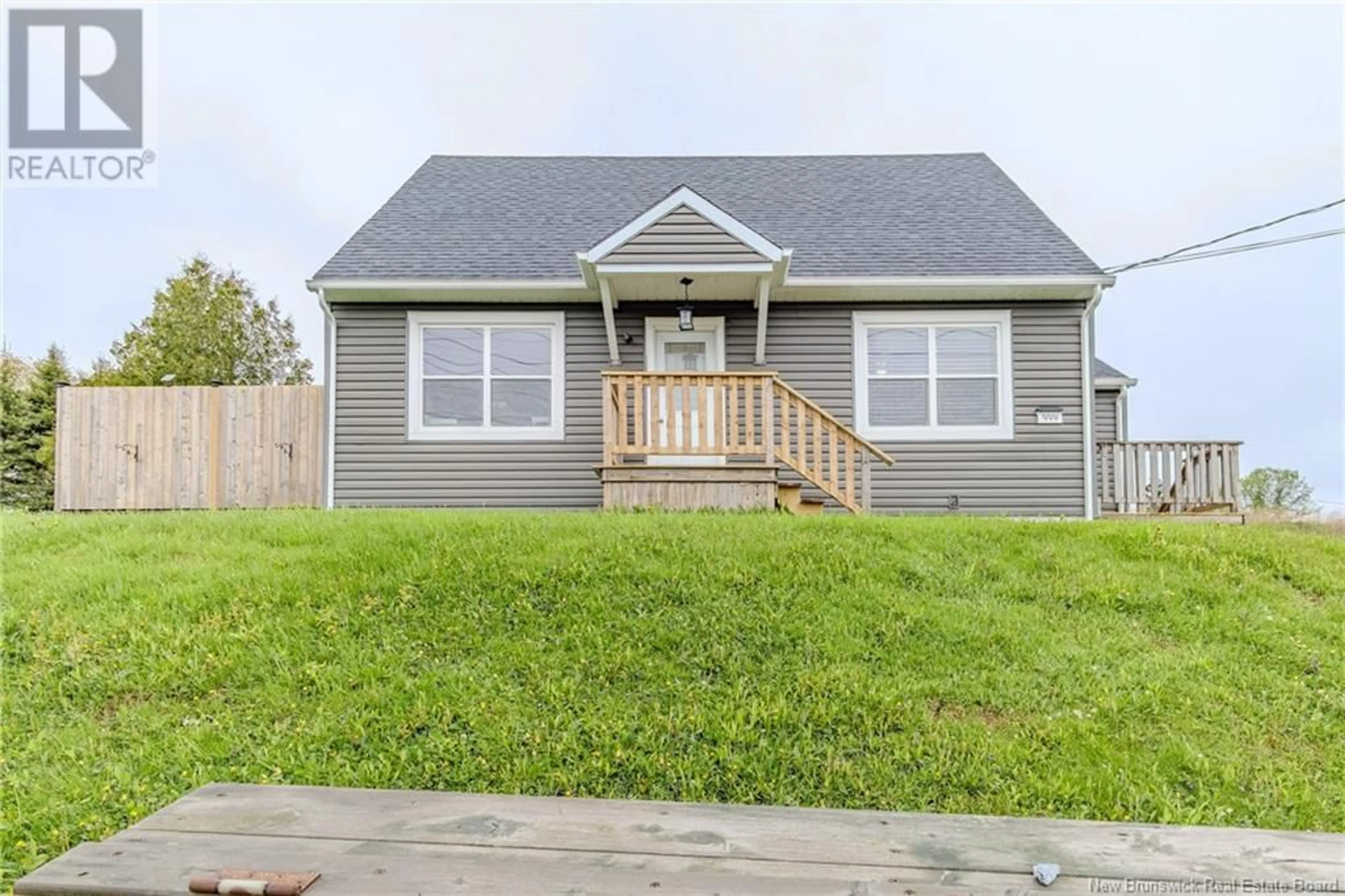 Home with vinyl exterior material, street for 999 LOCH LOMOND ROAD, Saint John New Brunswick E2J1Z6