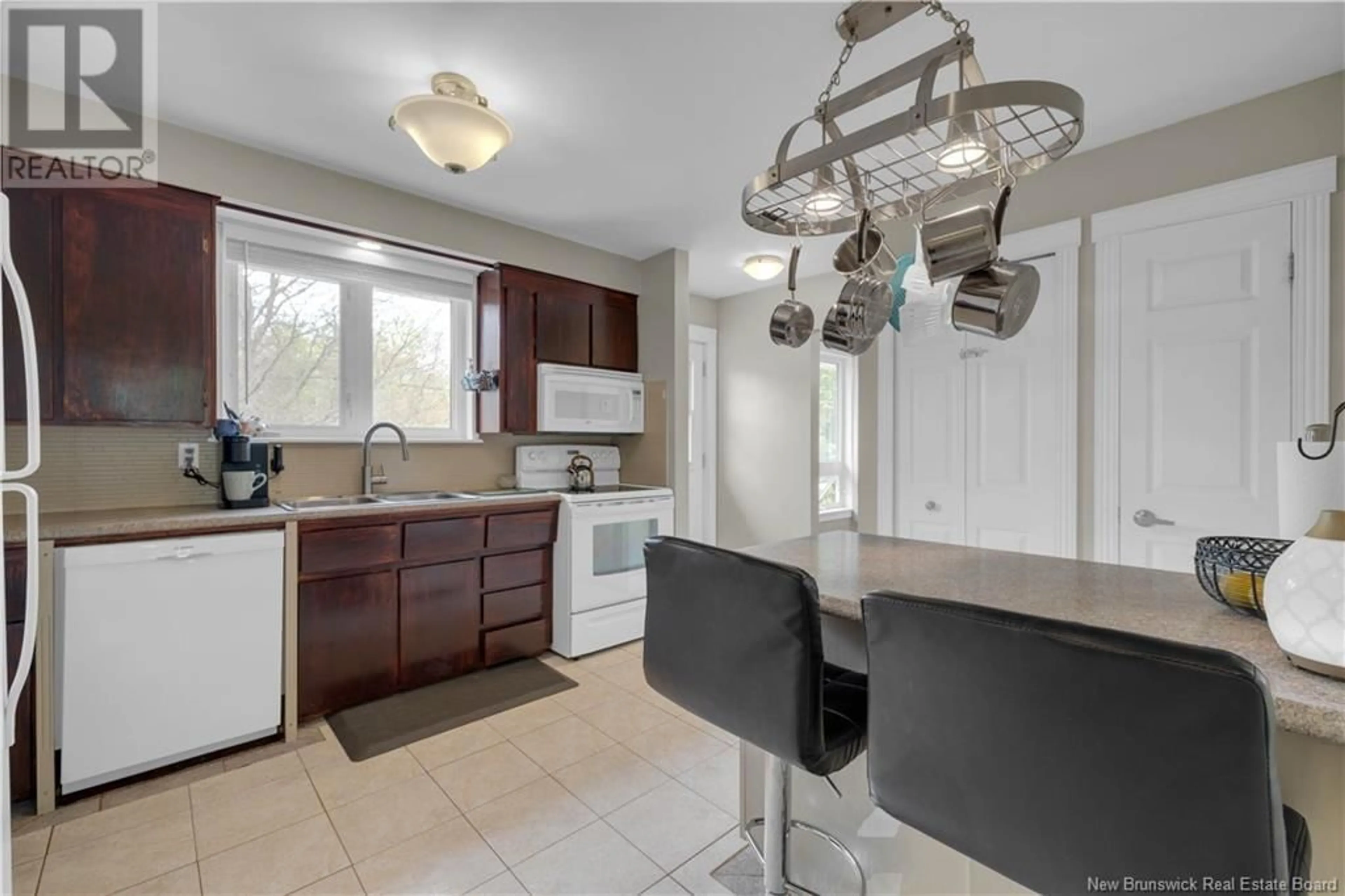 Open concept kitchen, ceramic/tile floor for 43 MAPLETON CRESCENT, Hampton New Brunswick E5N5E7