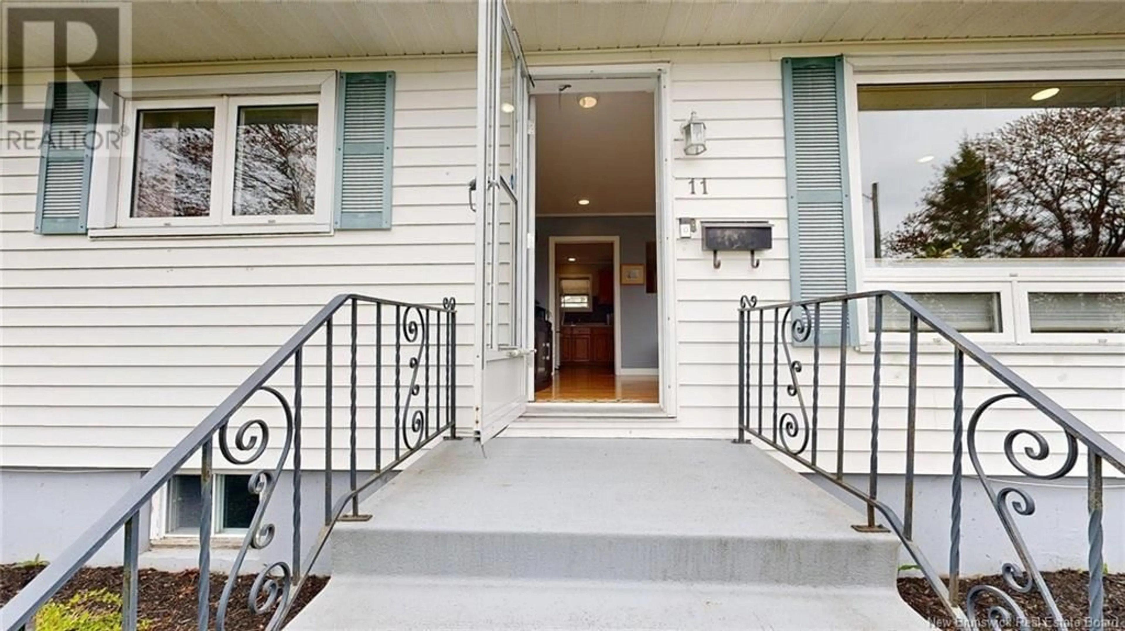 Indoor entryway for 11 LOYALIST LANE, Saint John New Brunswick E2M4B3