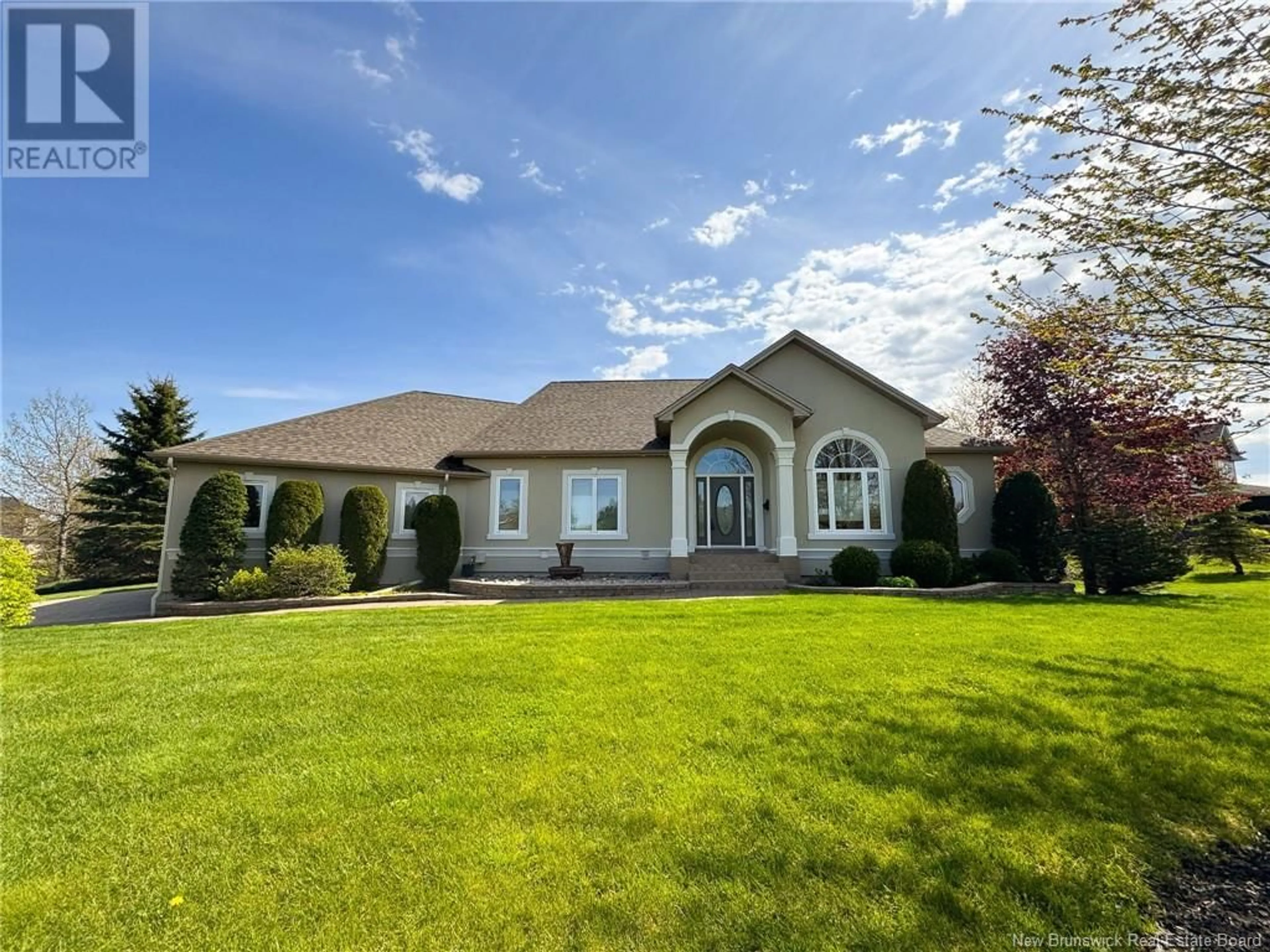 Home with vinyl exterior material, unknown for 114 CONGRESSIONAL CRESCENT, Moncton New Brunswick E1H3L3