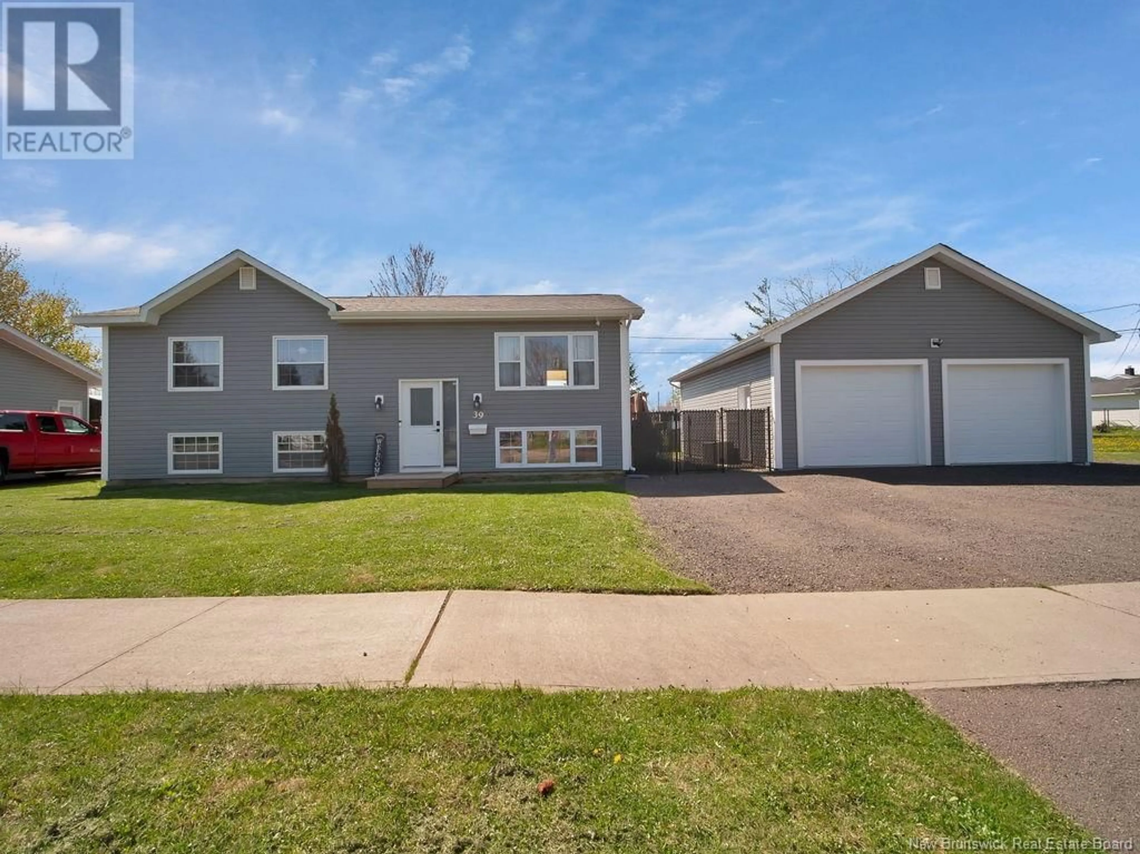 Home with vinyl exterior material, street for 39 SATINWOOD, Moncton New Brunswick E1G1C3