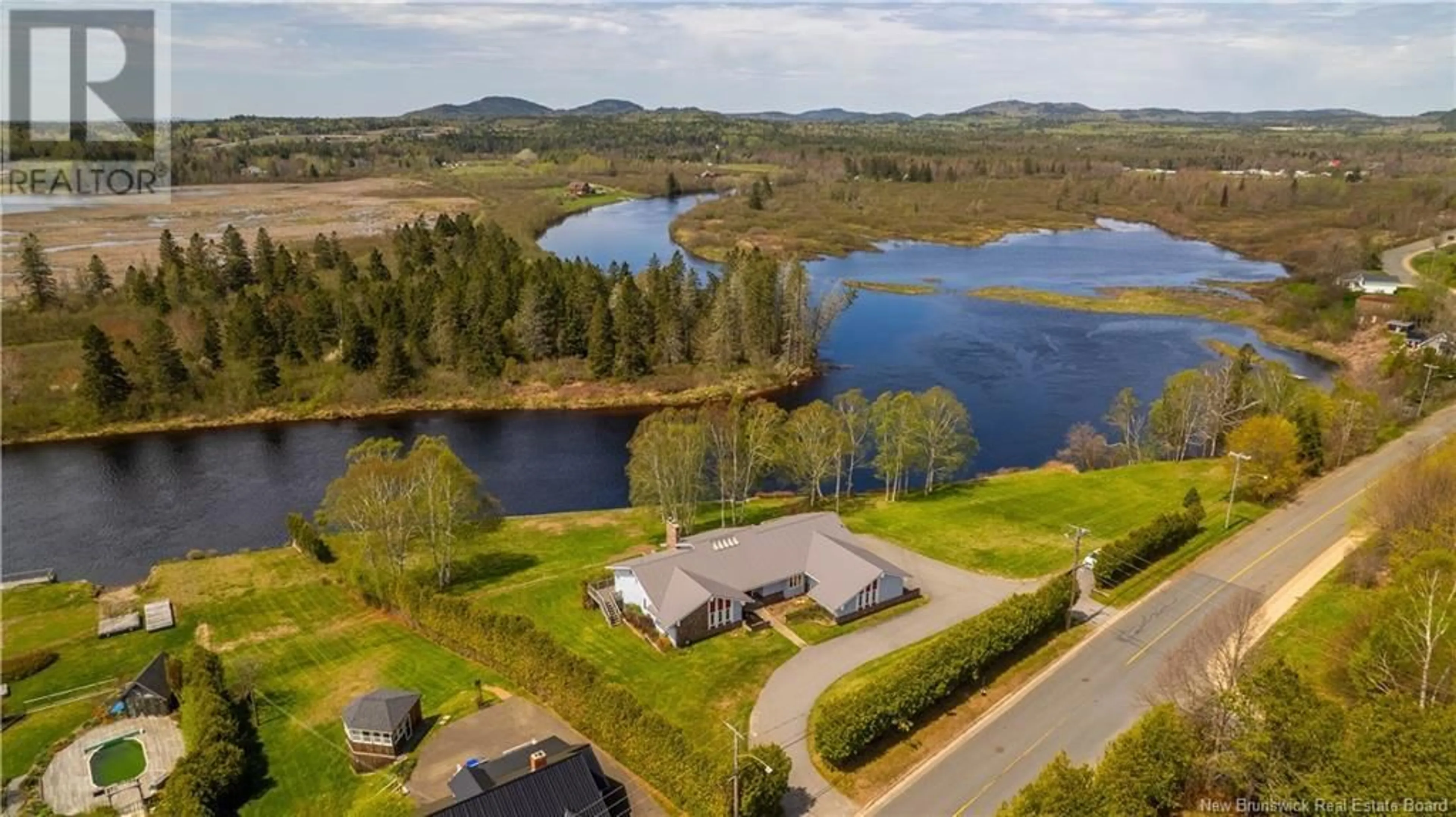 A pic from outside/outdoor area/front of a property/back of a property/a pic from drone, water/lake/river/ocean view for 53 RIVERVIEW AVENUE, St George New Brunswick E5C3M5