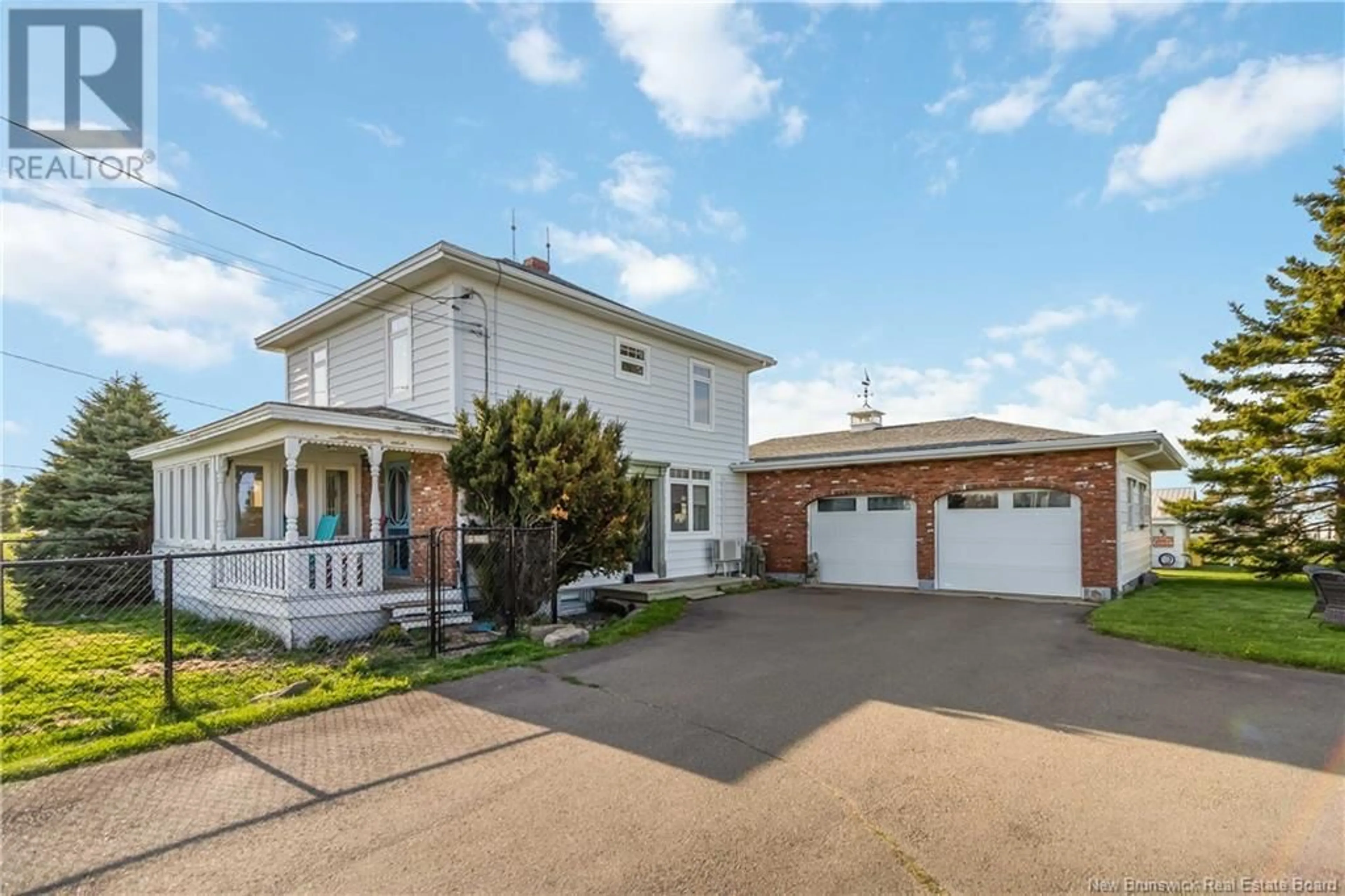 A pic from outside/outdoor area/front of a property/back of a property/a pic from drone, street for 806 BAS CAP PELÉ, Bas Cap Pele New Brunswick E4N1K1