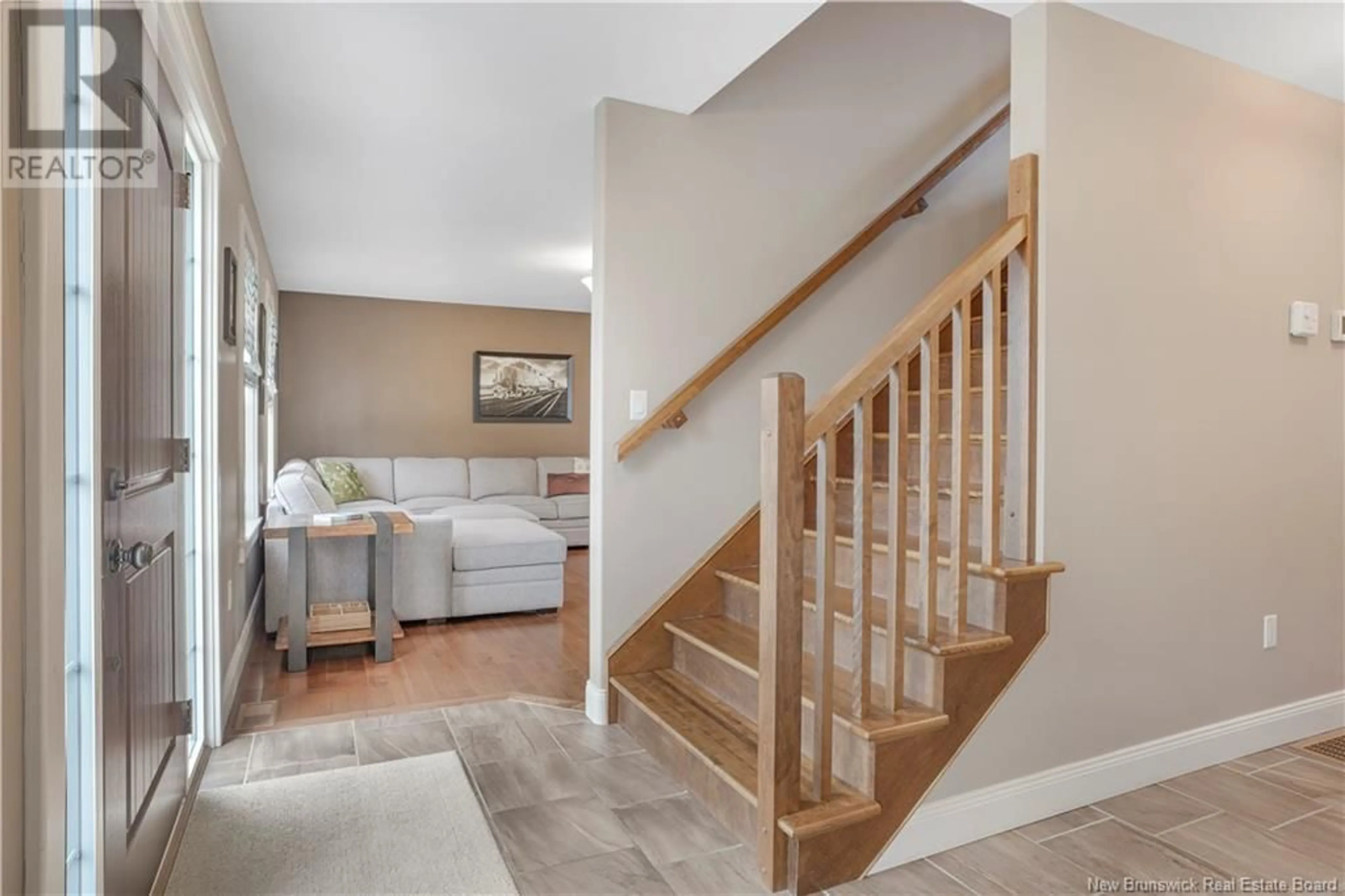Unknown for 5 LOUISE COURT, Fredericton New Brunswick E5G5M5