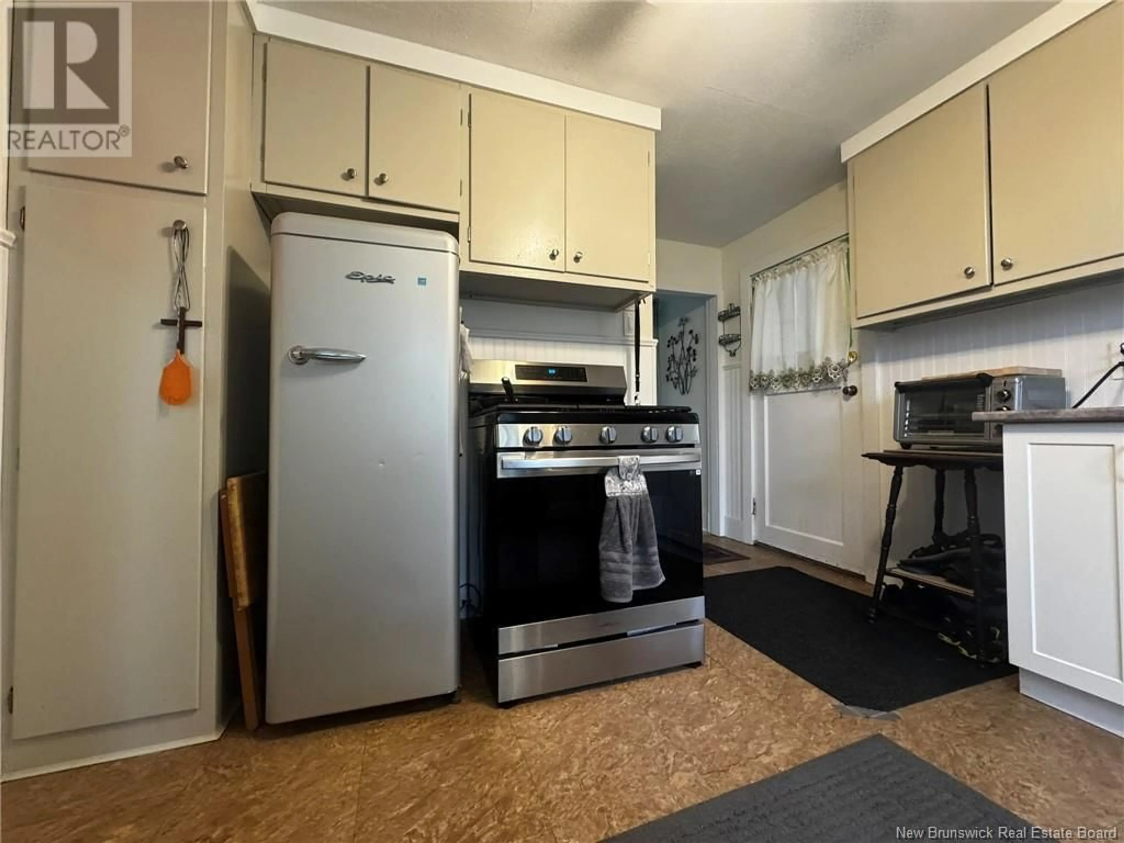 Standard kitchen, unknown for 232 DUKE STREET, Miramichi New Brunswick E1N1J3