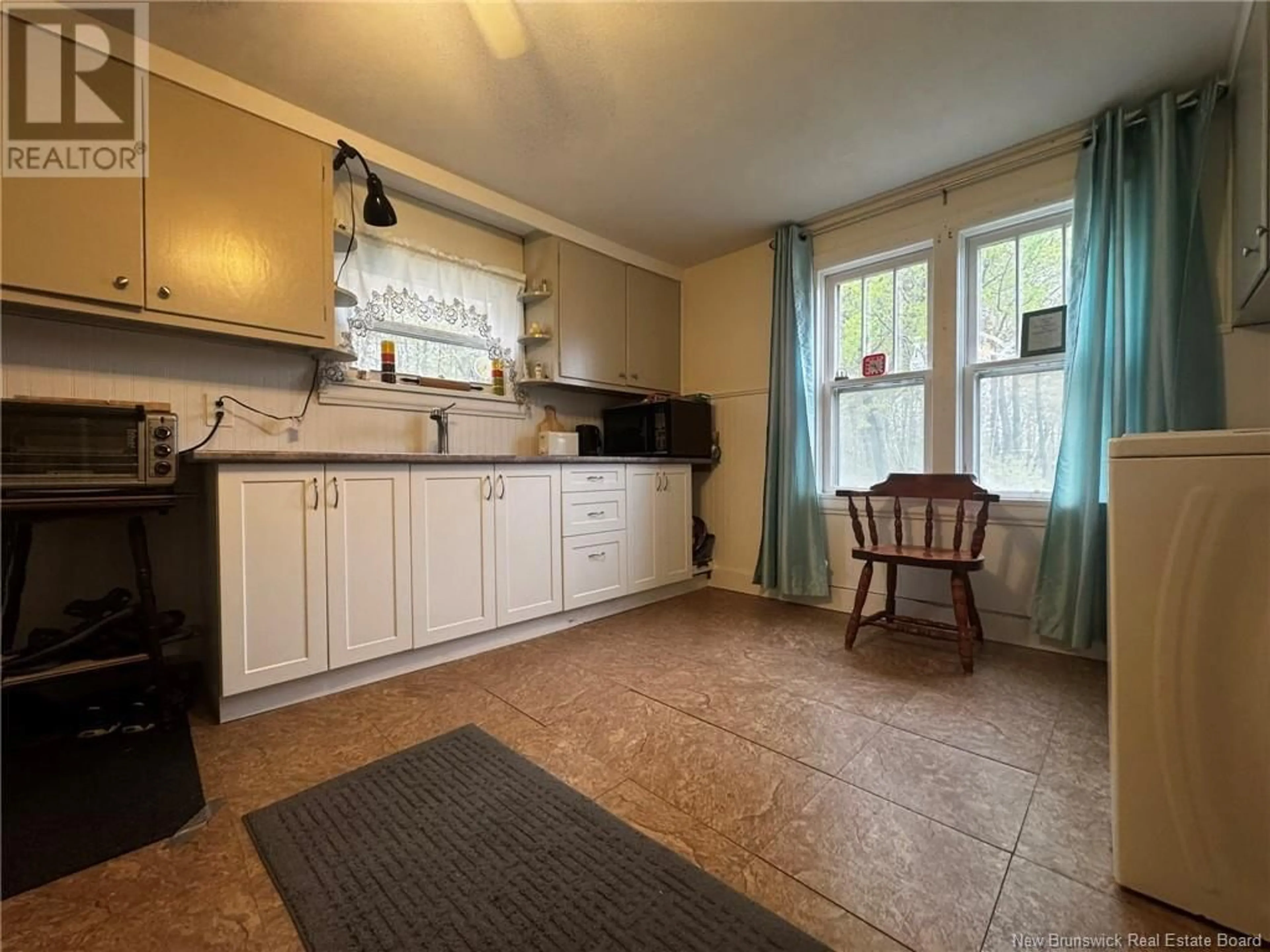 Standard kitchen, unknown for 232 DUKE STREET, Miramichi New Brunswick E1N1J3