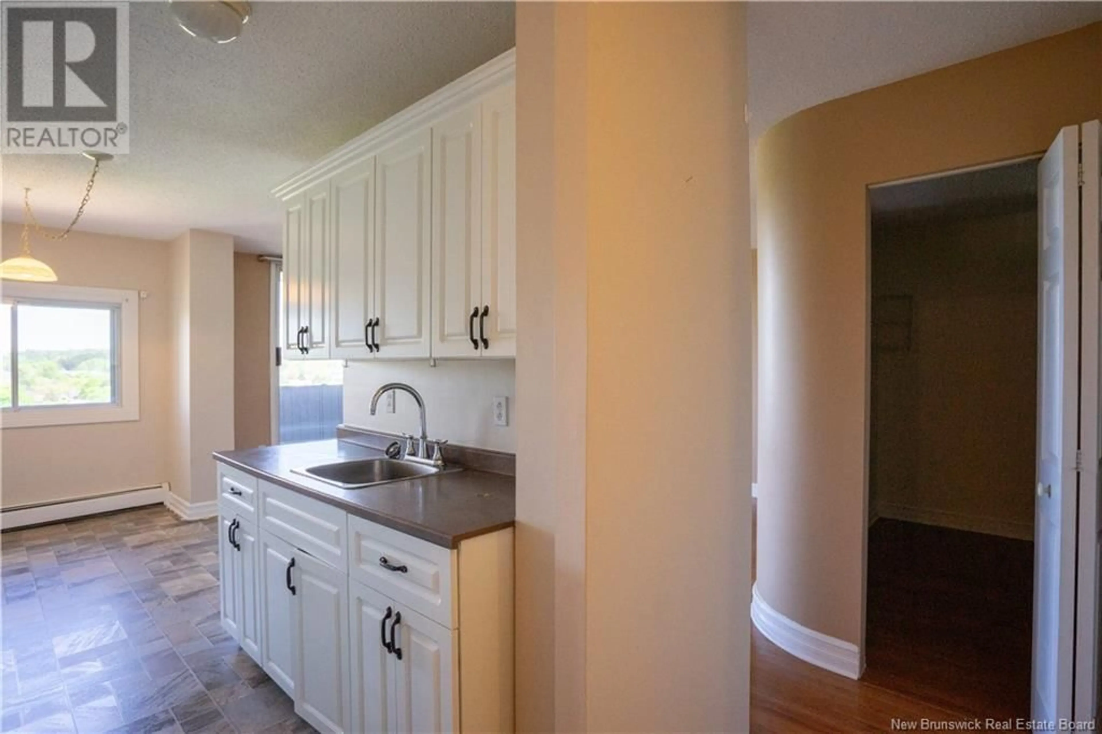 Standard kitchen, unknown for 610 - 310 WOODWARD AVENUE, Saint John New Brunswick E2K2L1