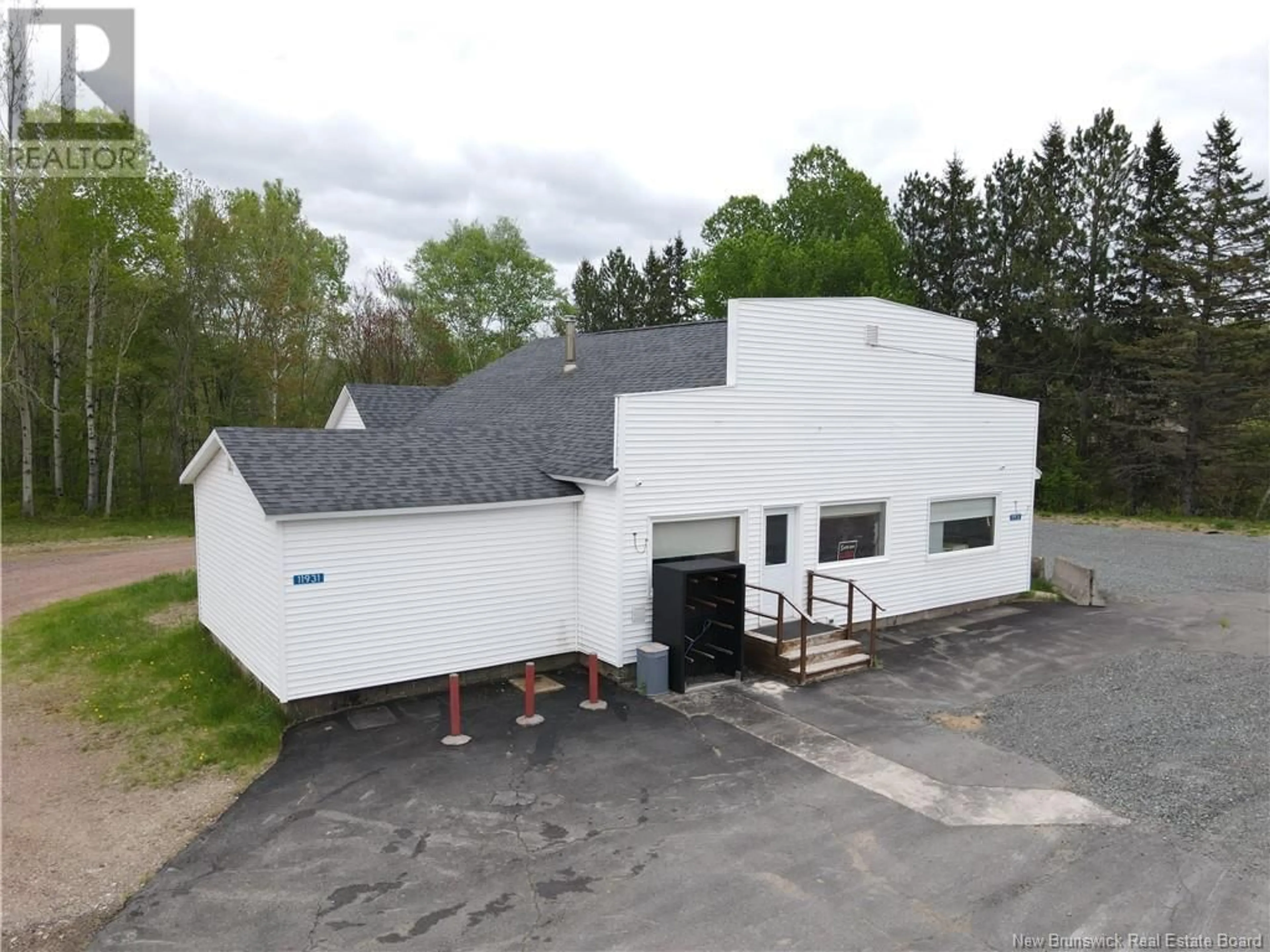 A pic from outside/outdoor area/front of a property/back of a property/a pic from drone, building for 11931 ROUTE 10, Longs Creek New Brunswick E4C1H9