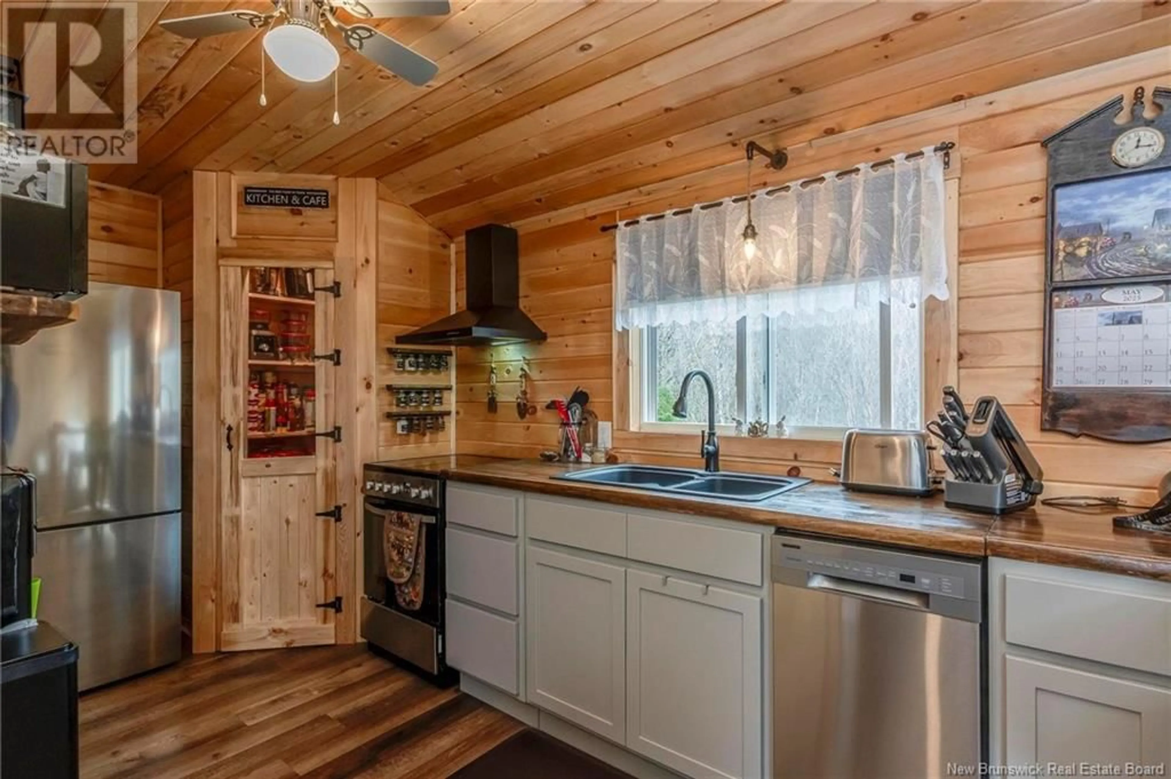 Rustic kitchen, unknown for 83 JANET CRESCENT, Saint John New Brunswick E2S1H8