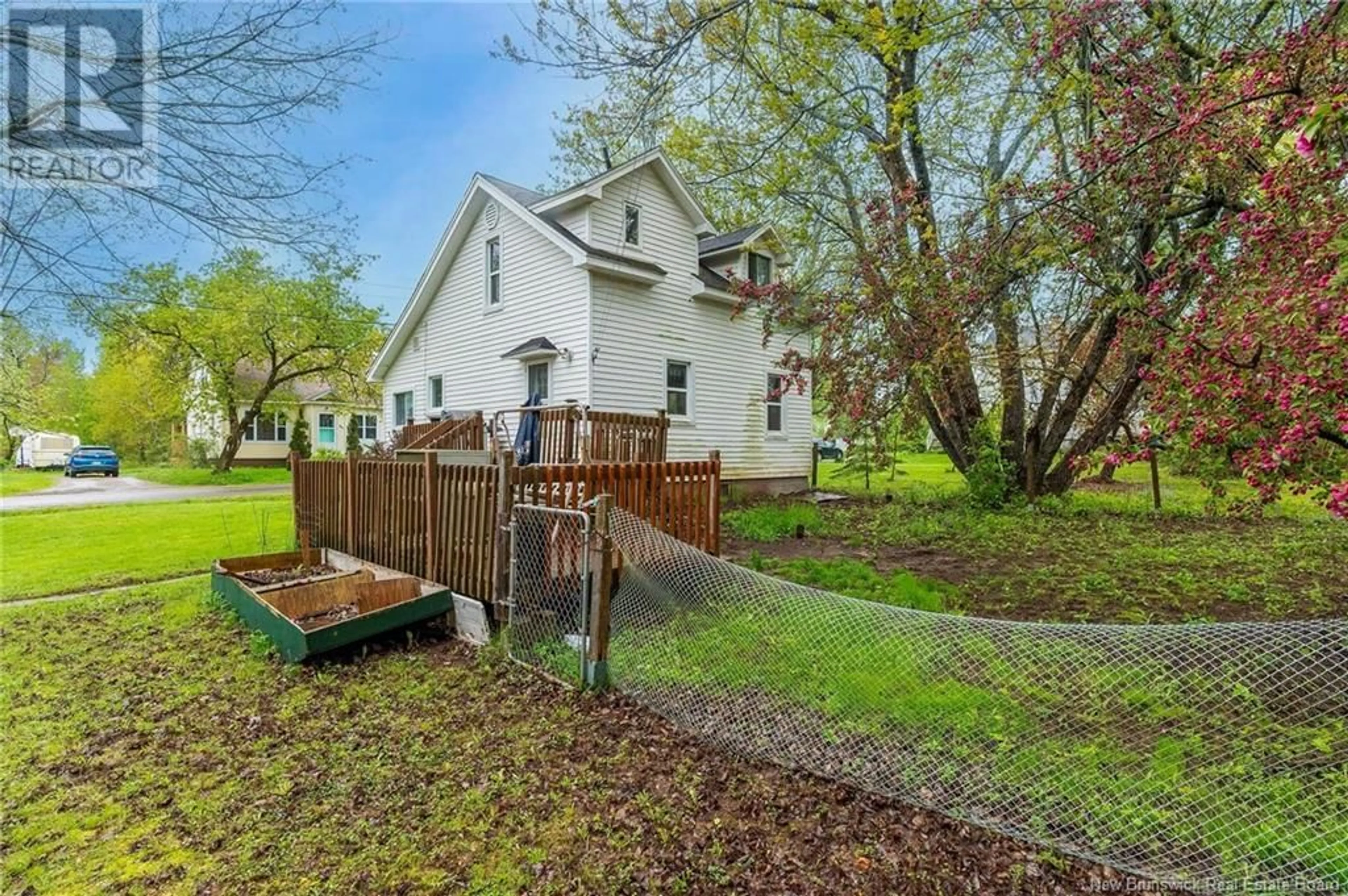 A pic from outside/outdoor area/front of a property/back of a property/a pic from drone, street for 61 SMITH STREET, Salisbury New Brunswick E4G2R9