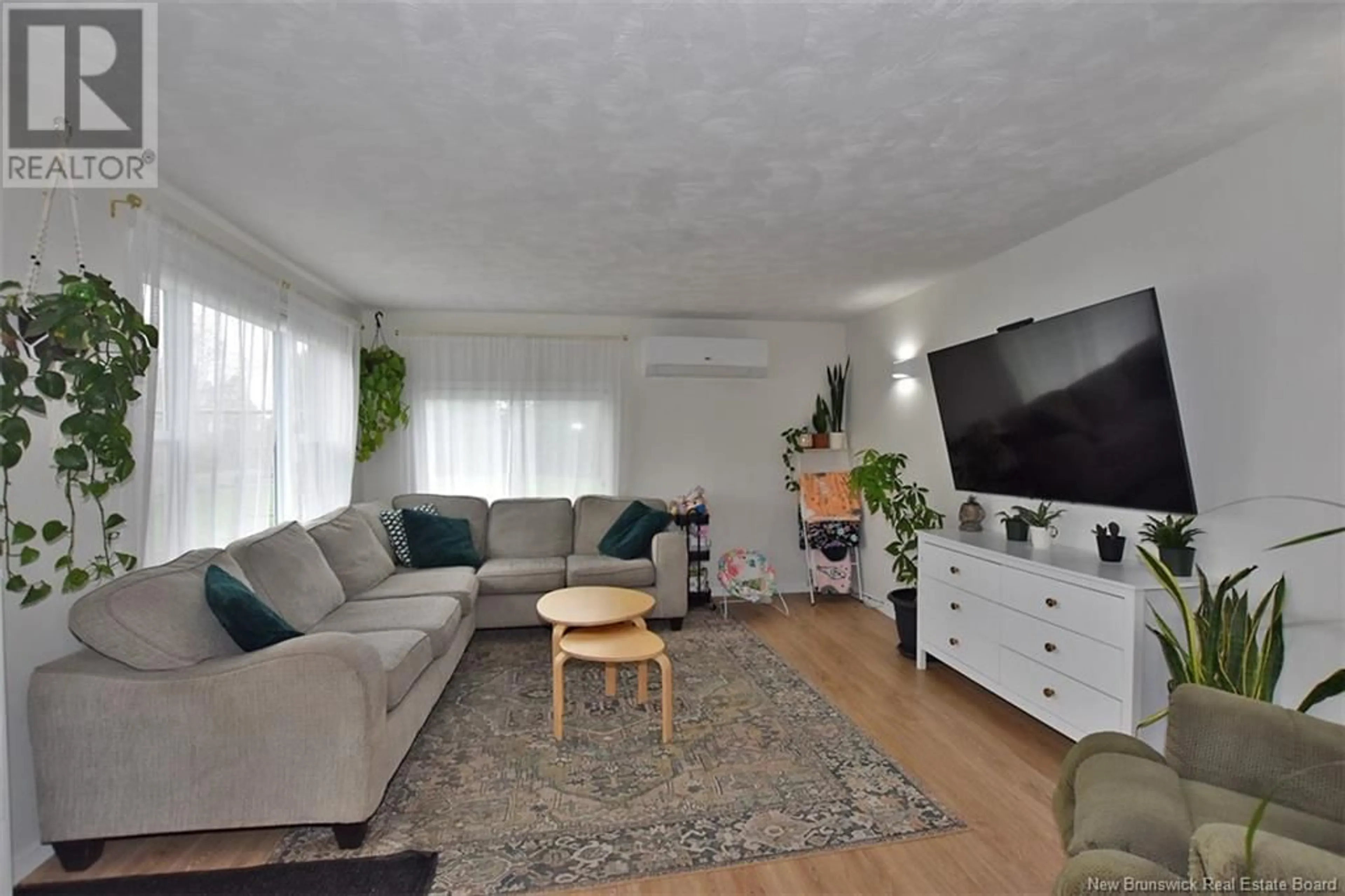 Living room with furniture, unknown for 1707 105 ROUTE, Mactaquac New Brunswick E6L1C4