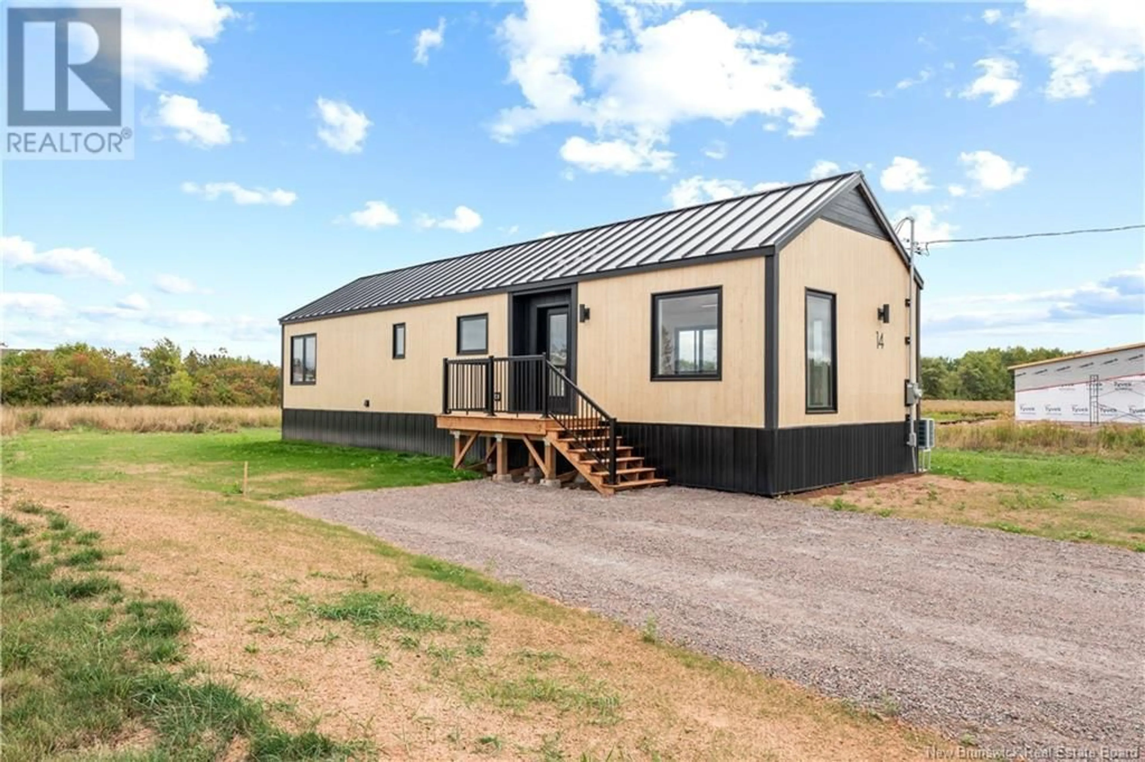 Home with vinyl exterior material, building for 14 BEDECHE STREET, Cap-Pelé New Brunswick E4N0G1