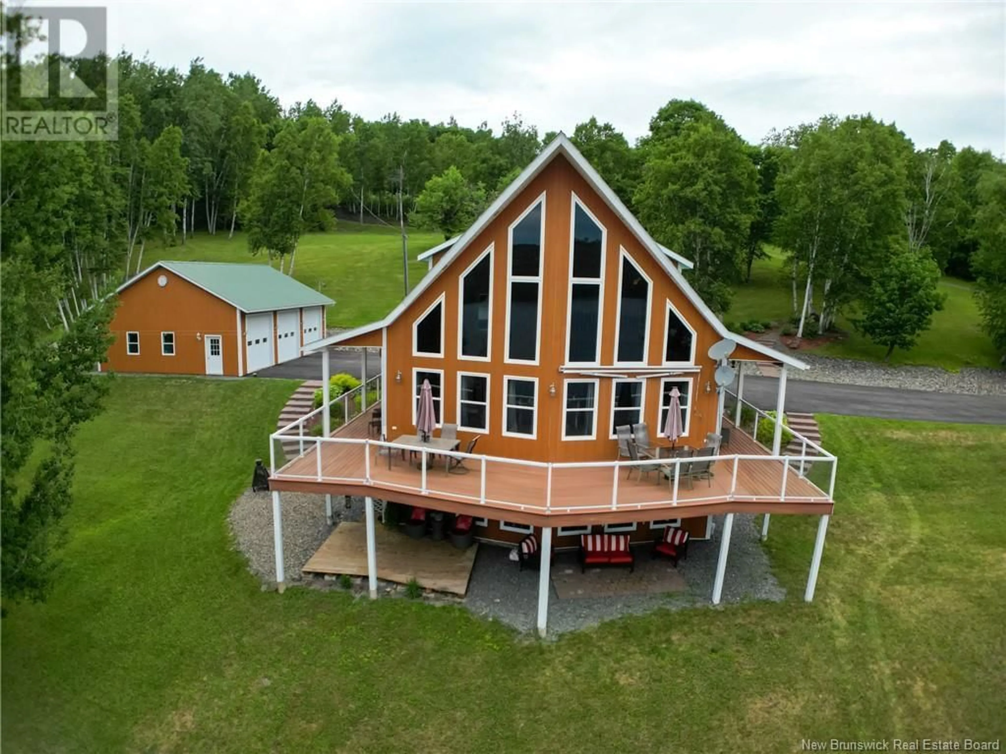 A pic from outside/outdoor area/front of a property/back of a property/a pic from drone, water/lake/river/ocean view for 1623 ROUTE 105, Southampton New Brunswick E6G1M3