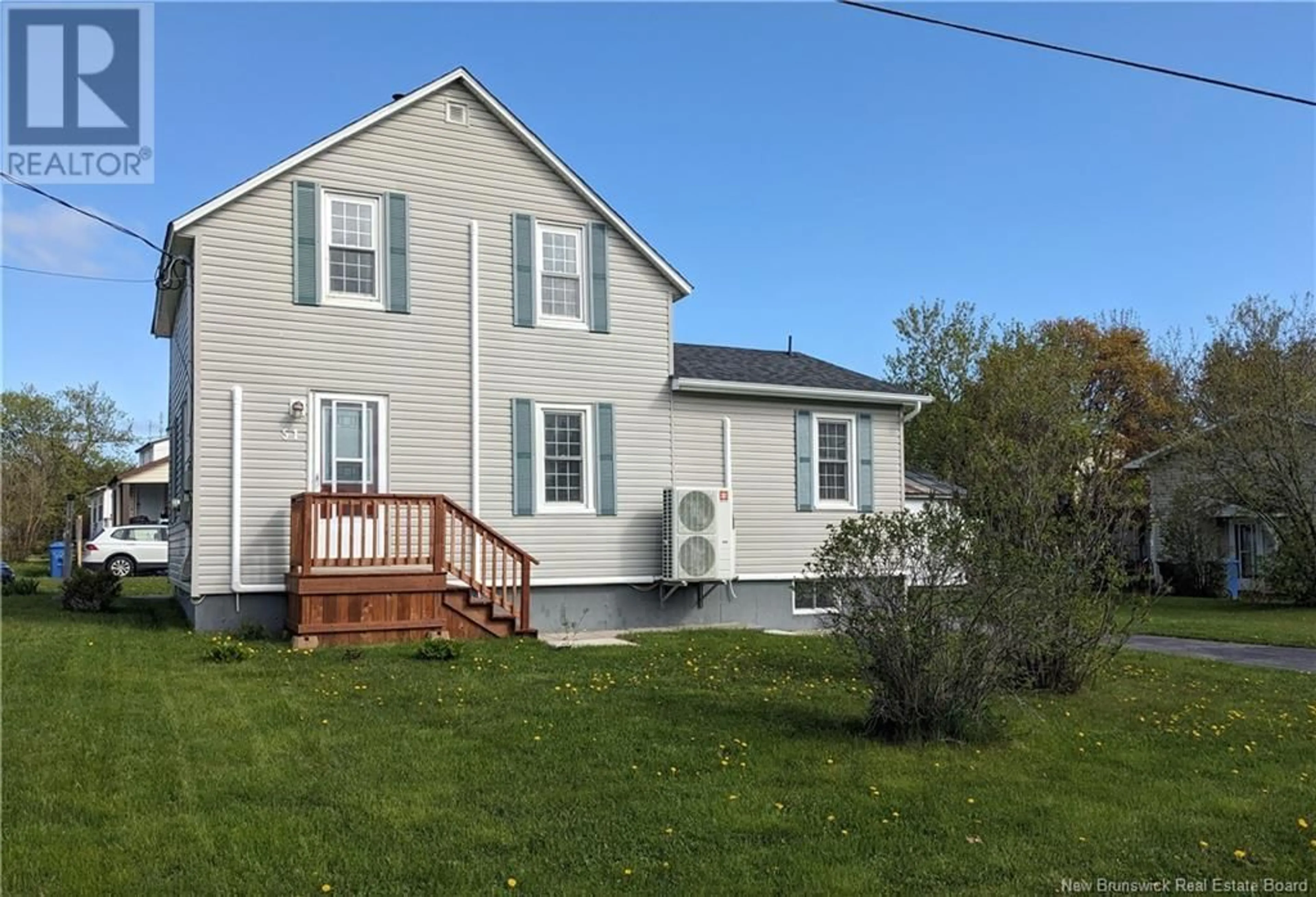 Home with vinyl exterior material, unknown for 51 ELIZABETH STREET, Miramichi New Brunswick E1V1W1