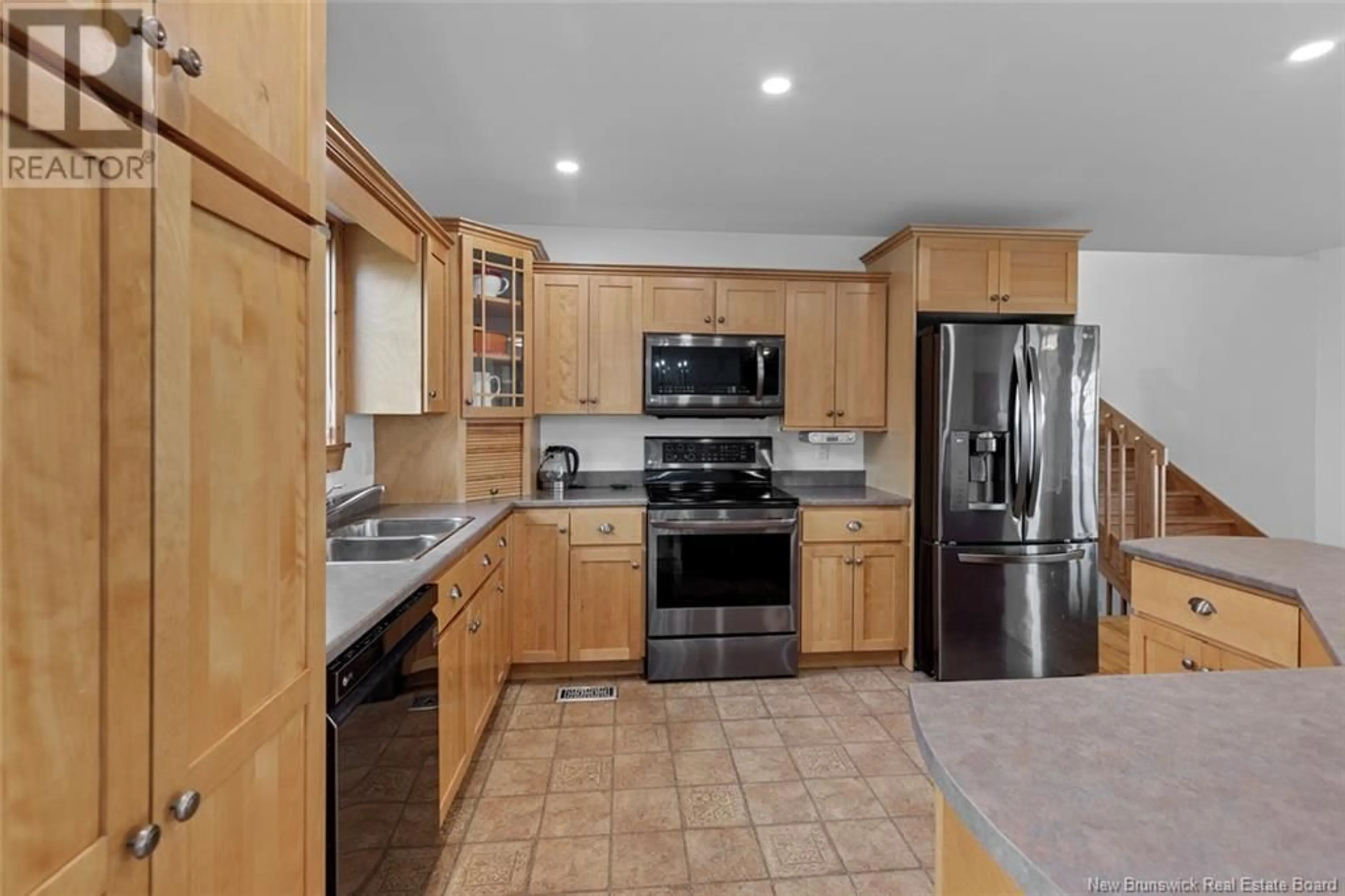 Standard kitchen, ceramic/tile floor for 541 PRE D'EN HAUT, Memramcook New Brunswick E4K1K5