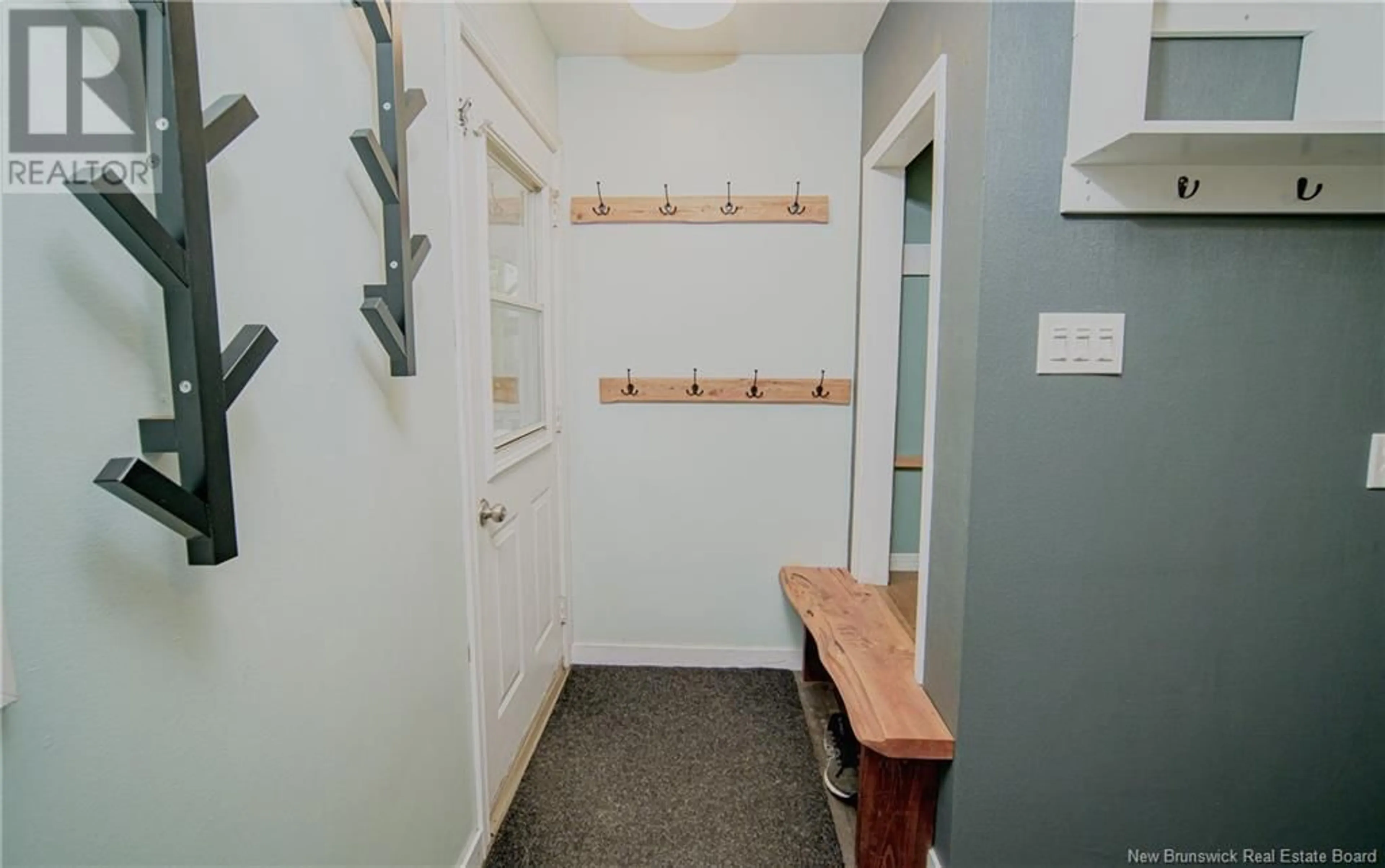 Indoor entryway for 65 MACDONALD AVENUE, Oromocto New Brunswick E2V1A3