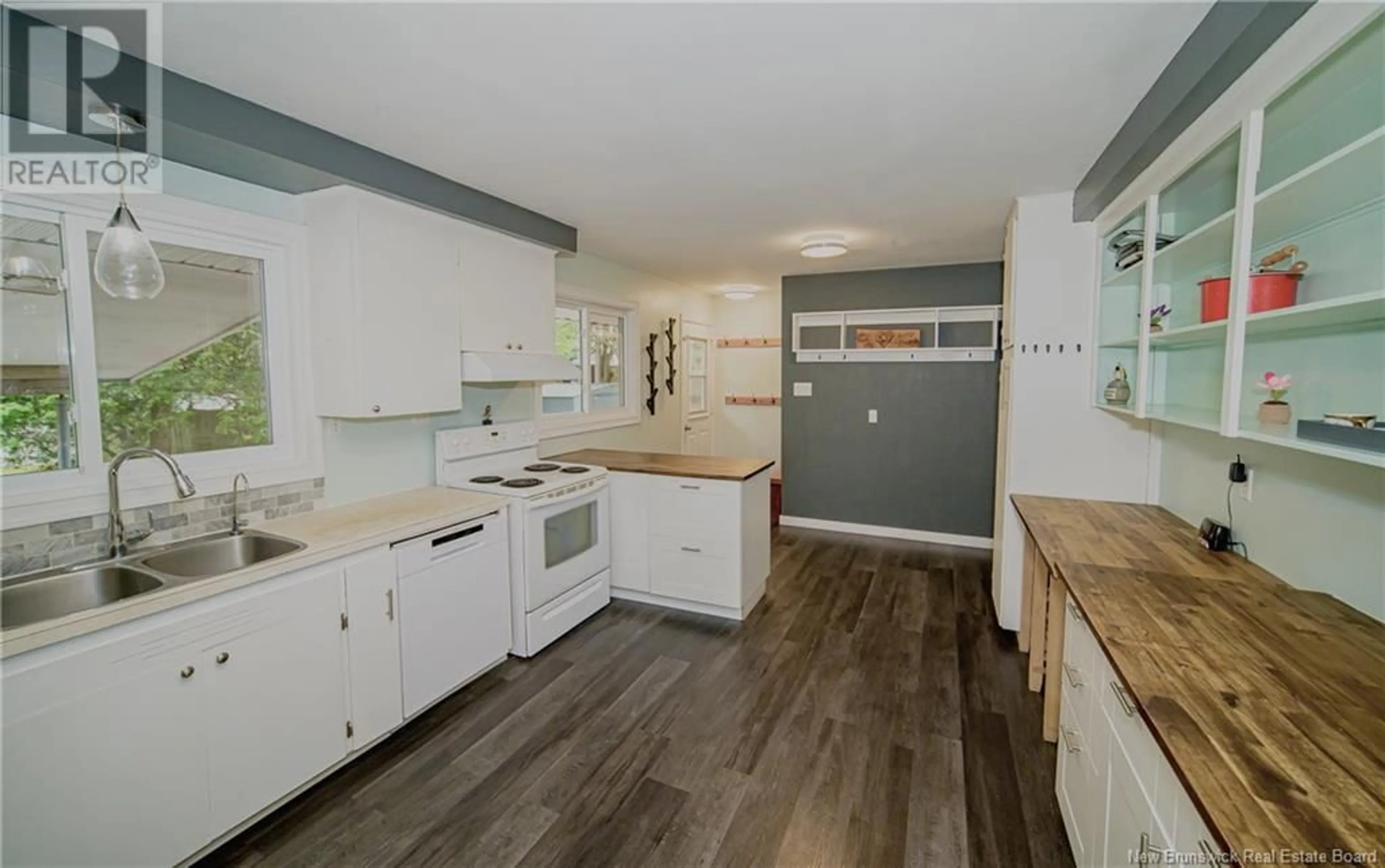 Open concept kitchen, unknown for 65 MACDONALD AVENUE, Oromocto New Brunswick E2V1A3