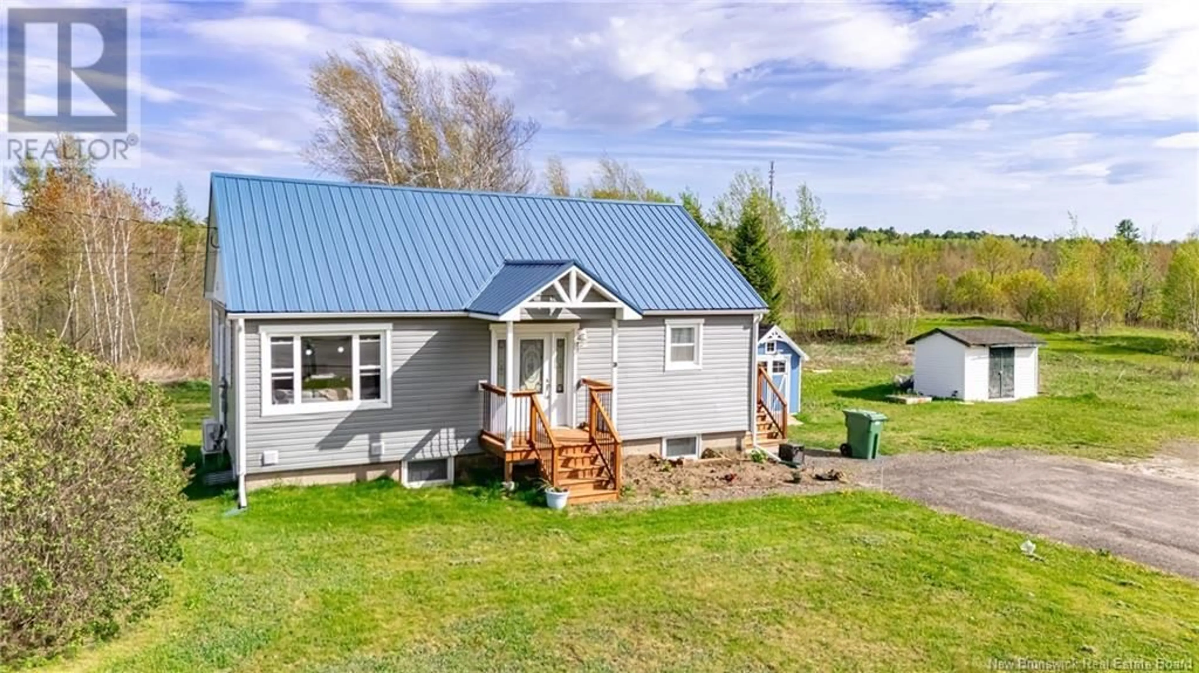 A pic from outside/outdoor area/front of a property/back of a property/a pic from drone, water/lake/river/ocean view for 20 102 ROUTE ROUTE, Burton New Brunswick E2V2Y7