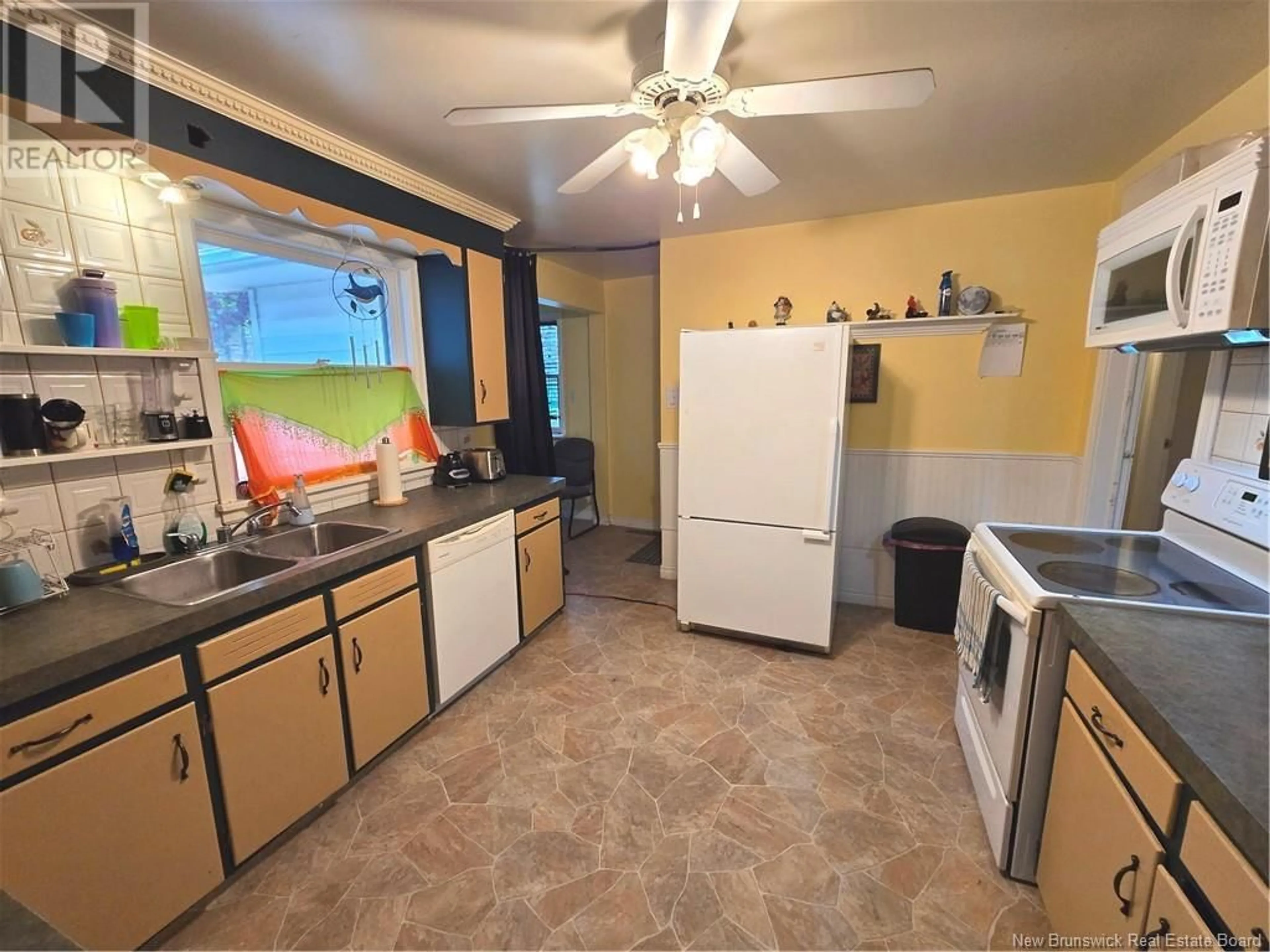 Standard kitchen, ceramic/tile floor for 701 YALE AVENUE, Riverview New Brunswick E1B2C3