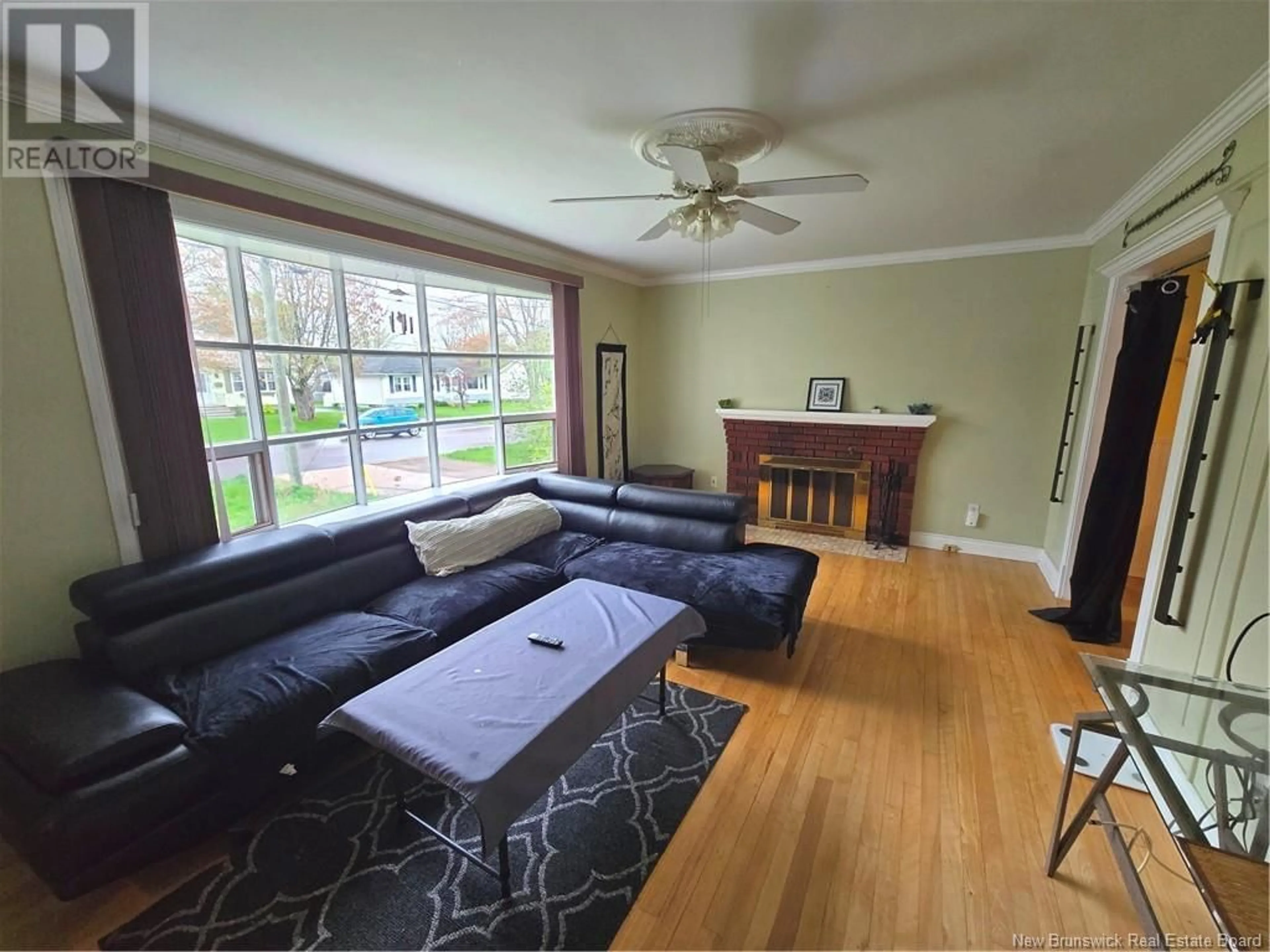 Living room with furniture, wood/laminate floor for 701 YALE AVENUE, Riverview New Brunswick E1B2C3