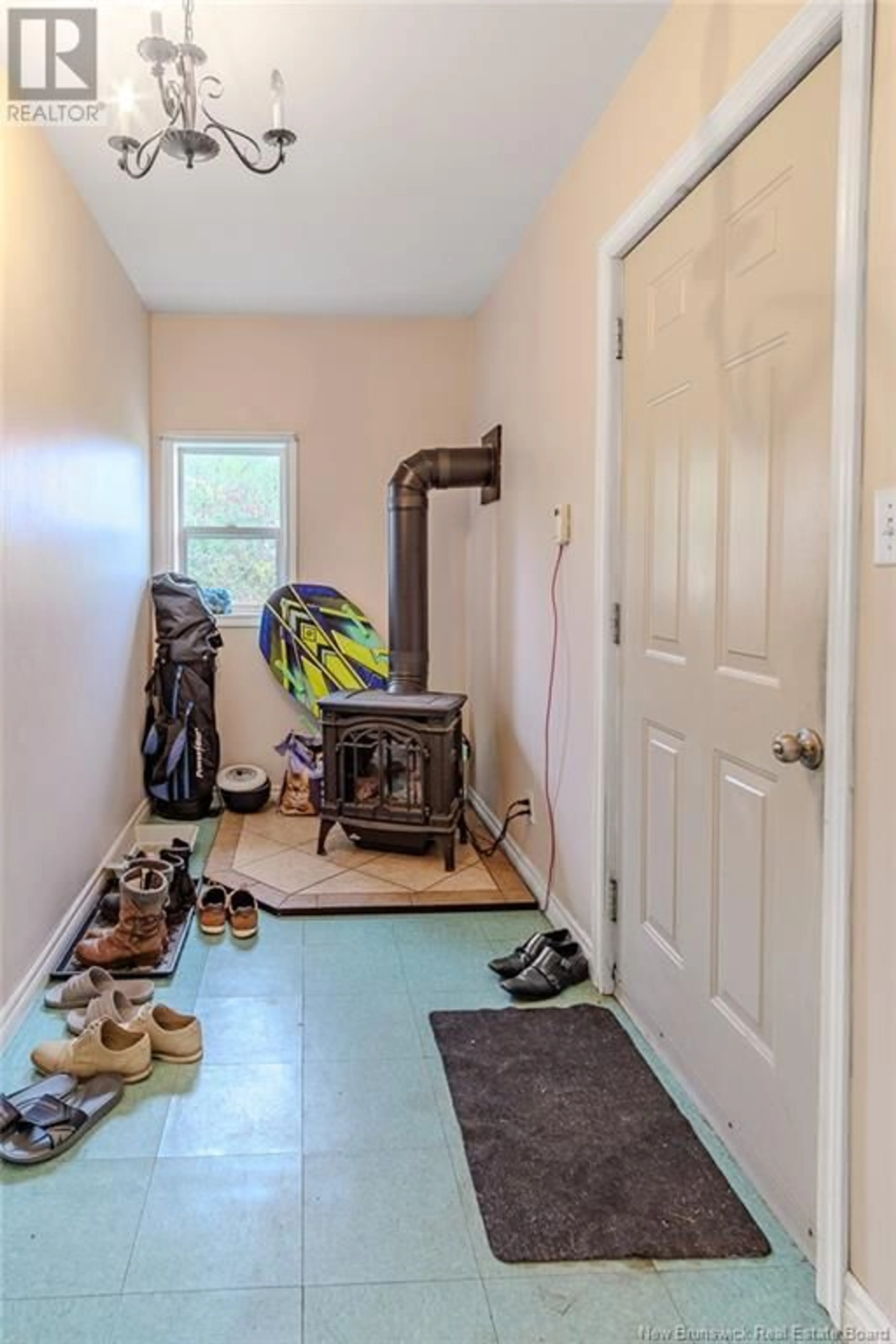 Indoor entryway for 181 SUNBURY DRIVE, Fredericton Junction New Brunswick E5L1R5