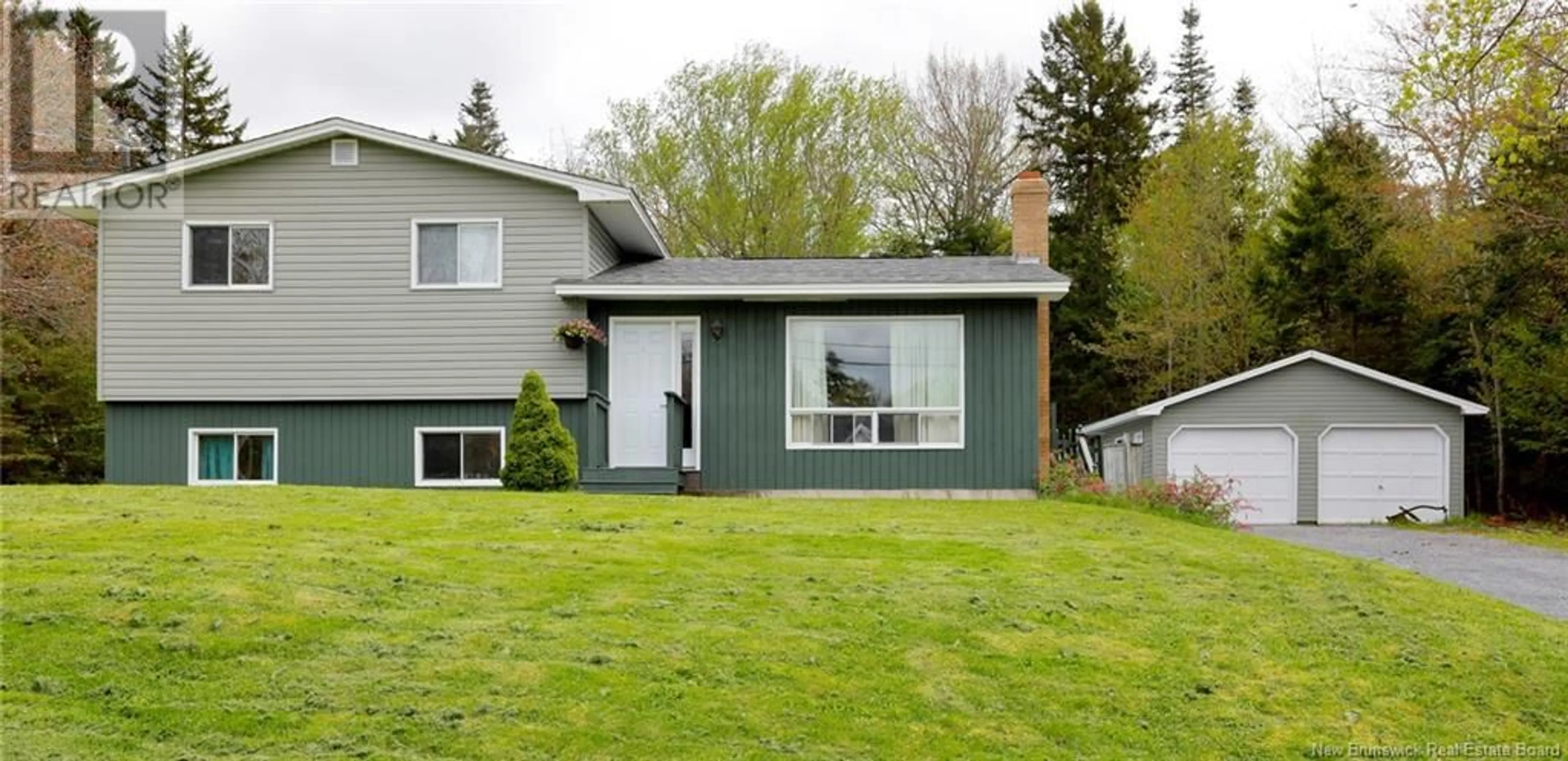 Home with vinyl exterior material, street for 19 KENNETH DRIVE, Quispamsis New Brunswick E2G1H9