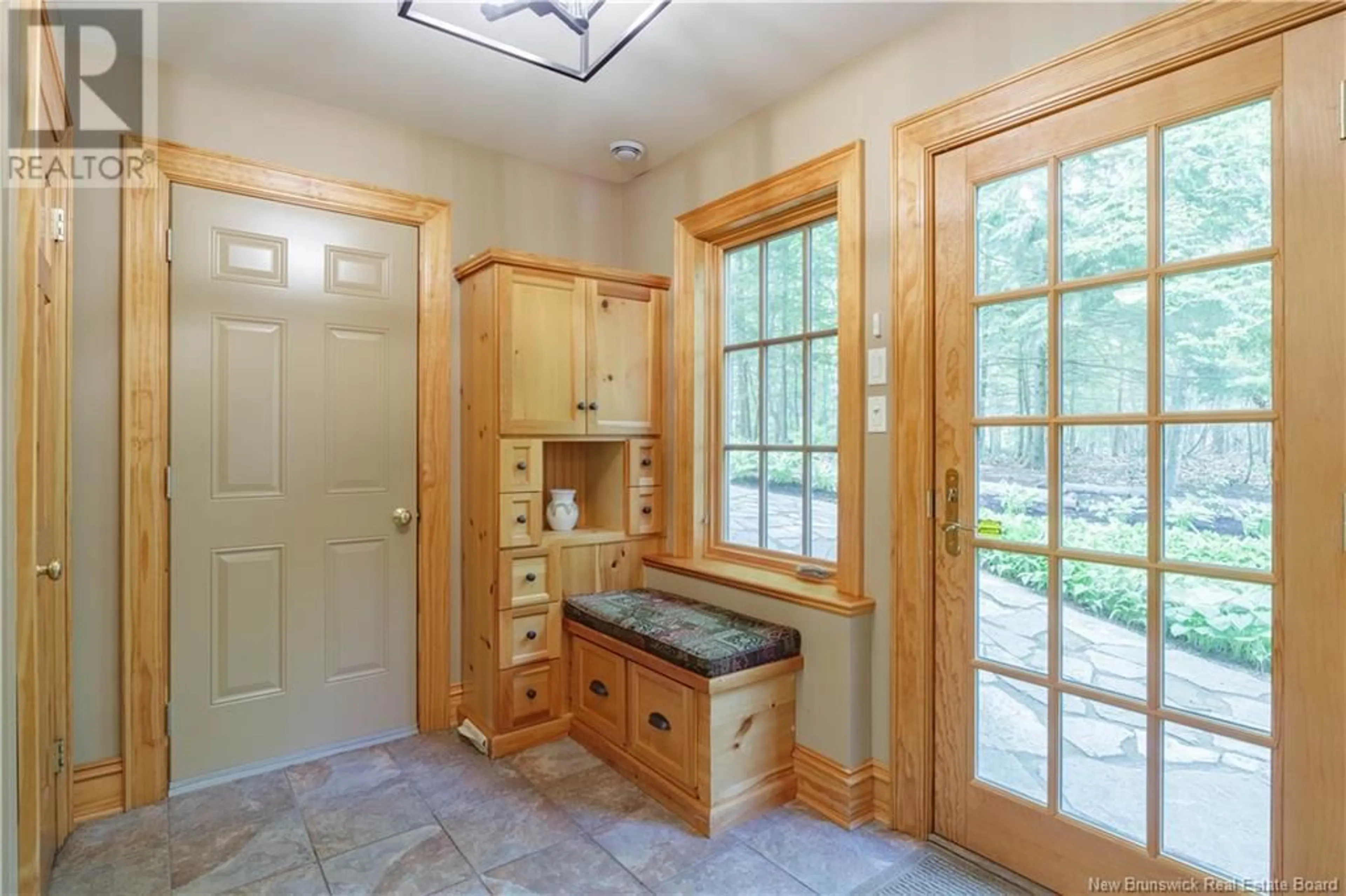 Indoor entryway for 1593 ROUTE 105, Mactaquac New Brunswick E6L1C2