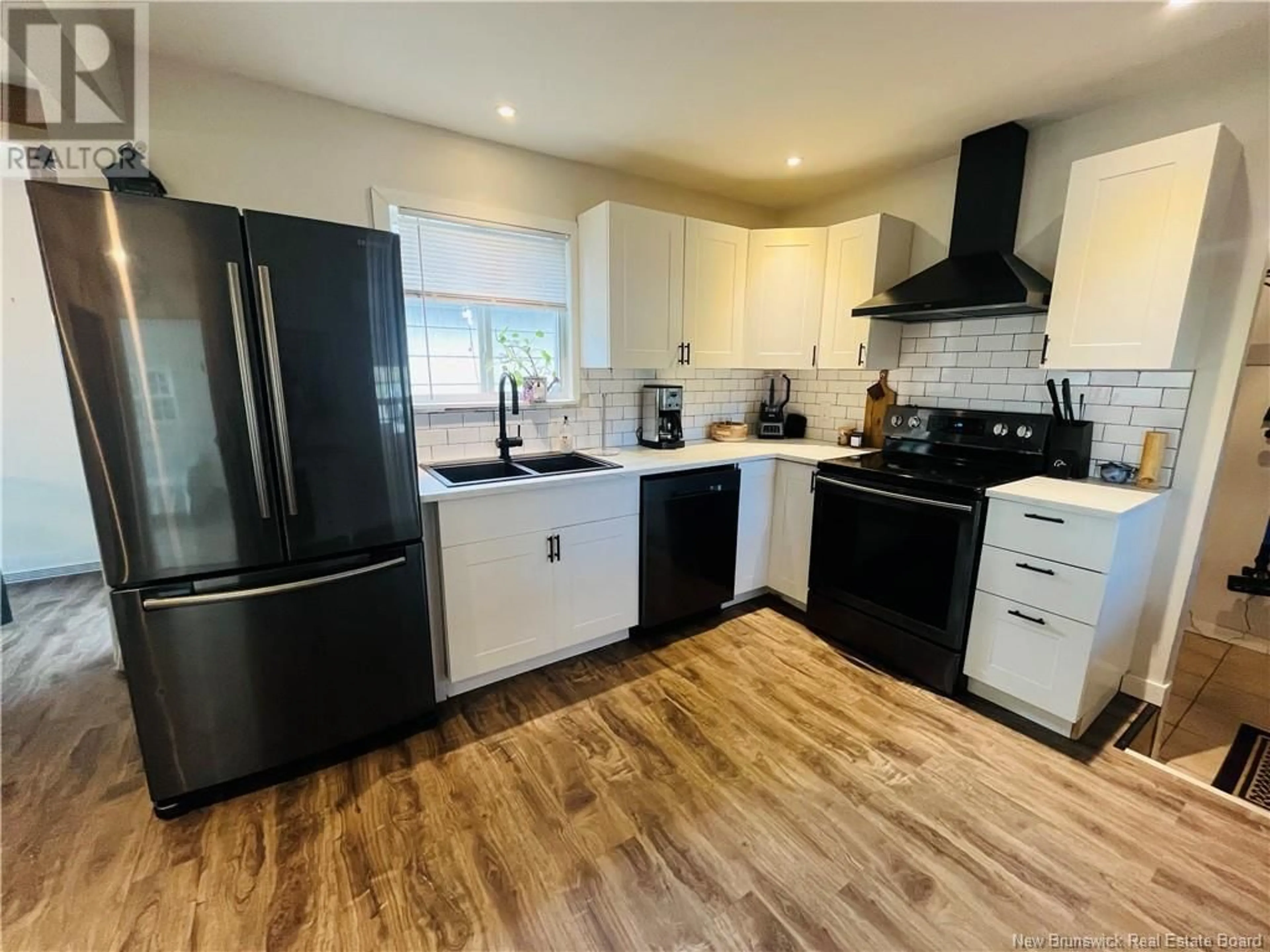 Open concept kitchen, unknown for 209 KINGSWAY AVENUE, Miramichi New Brunswick E1V3B9