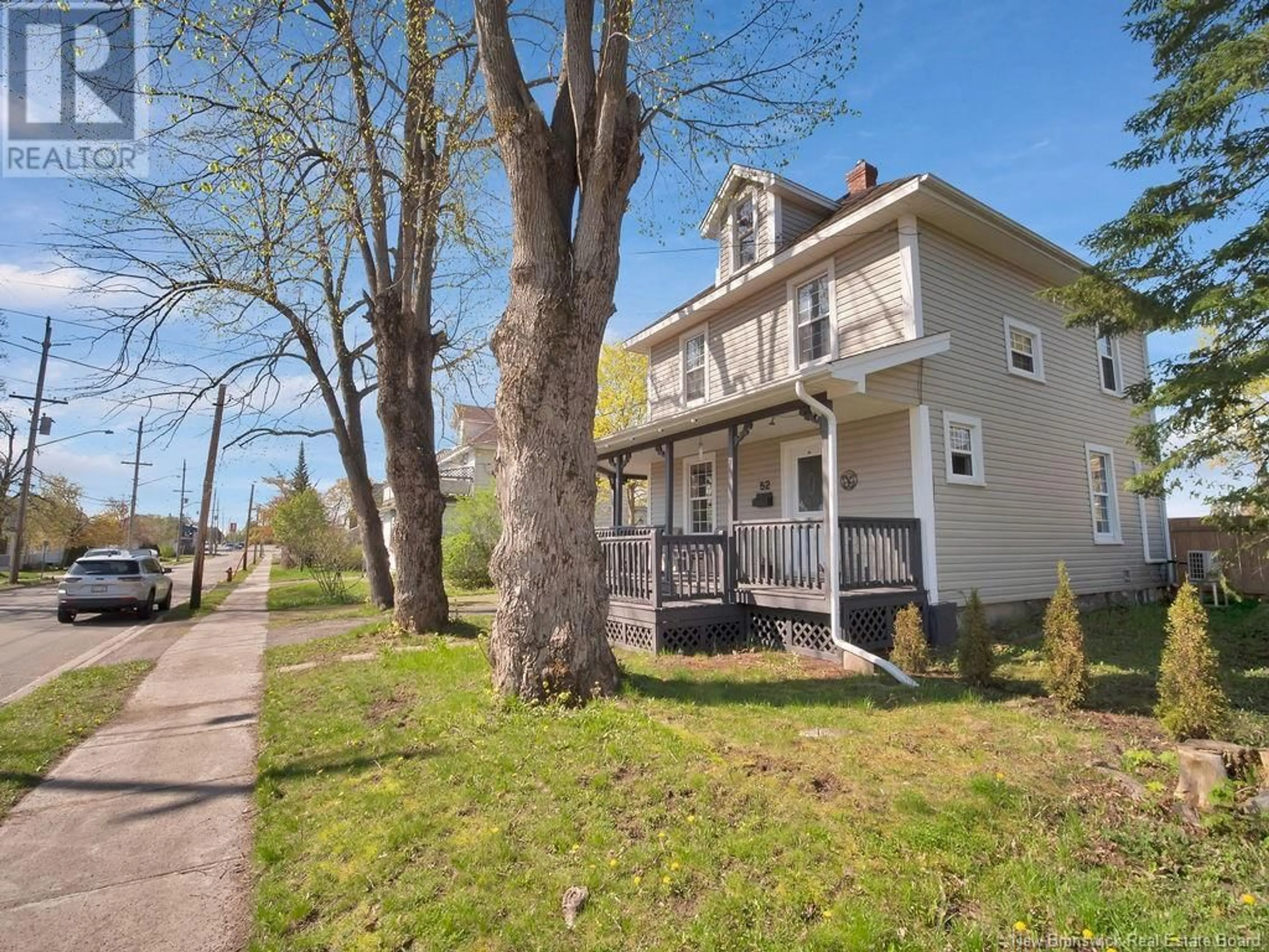 A pic from outside/outdoor area/front of a property/back of a property/a pic from drone, street for 52 MCSWEENEY AVENUE, Moncton New Brunswick E1C7C7